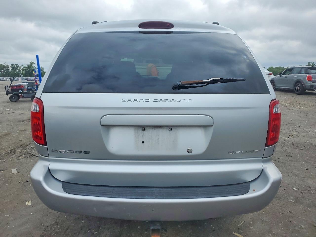 2003 Dodge Grand Caravan Sport Серебряный vin: 2D4GP44353R110819