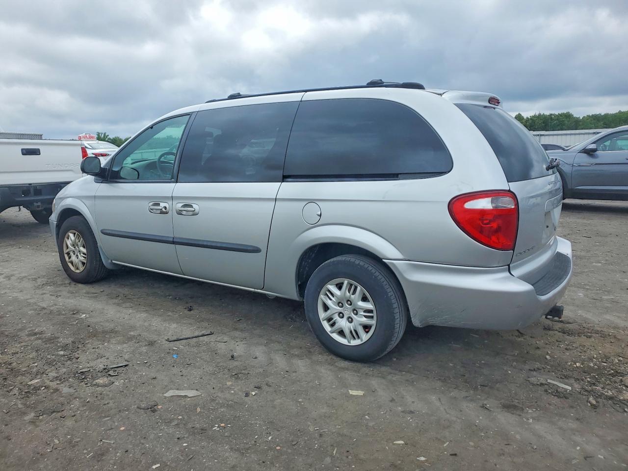 2003 Dodge Grand Caravan Sport Серебряный vin: 2D4GP44353R110819