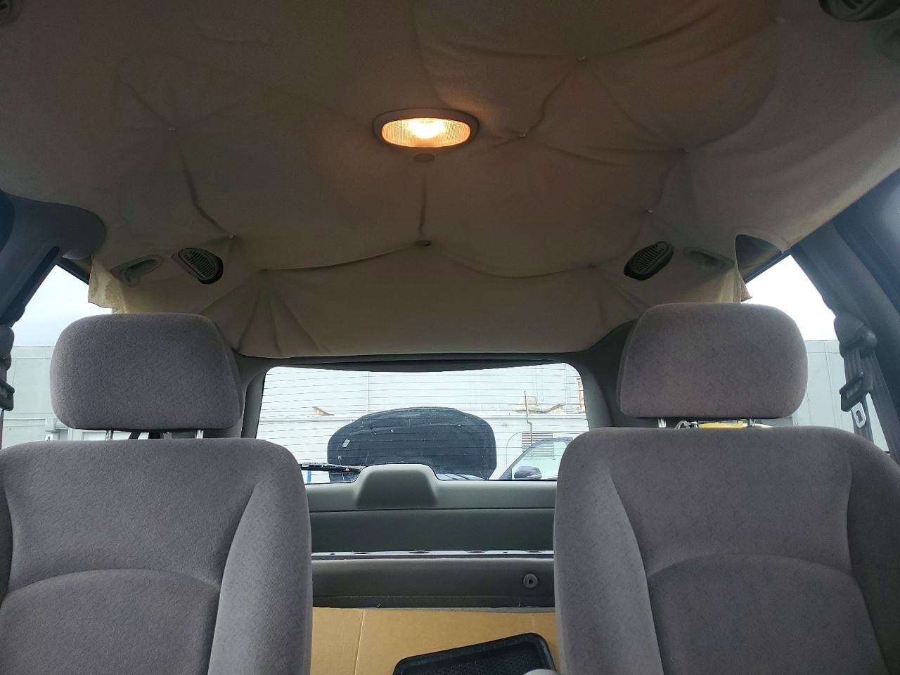 2003 Dodge Grand Caravan Sport Серебряный vin: 2D4GP44353R110819
