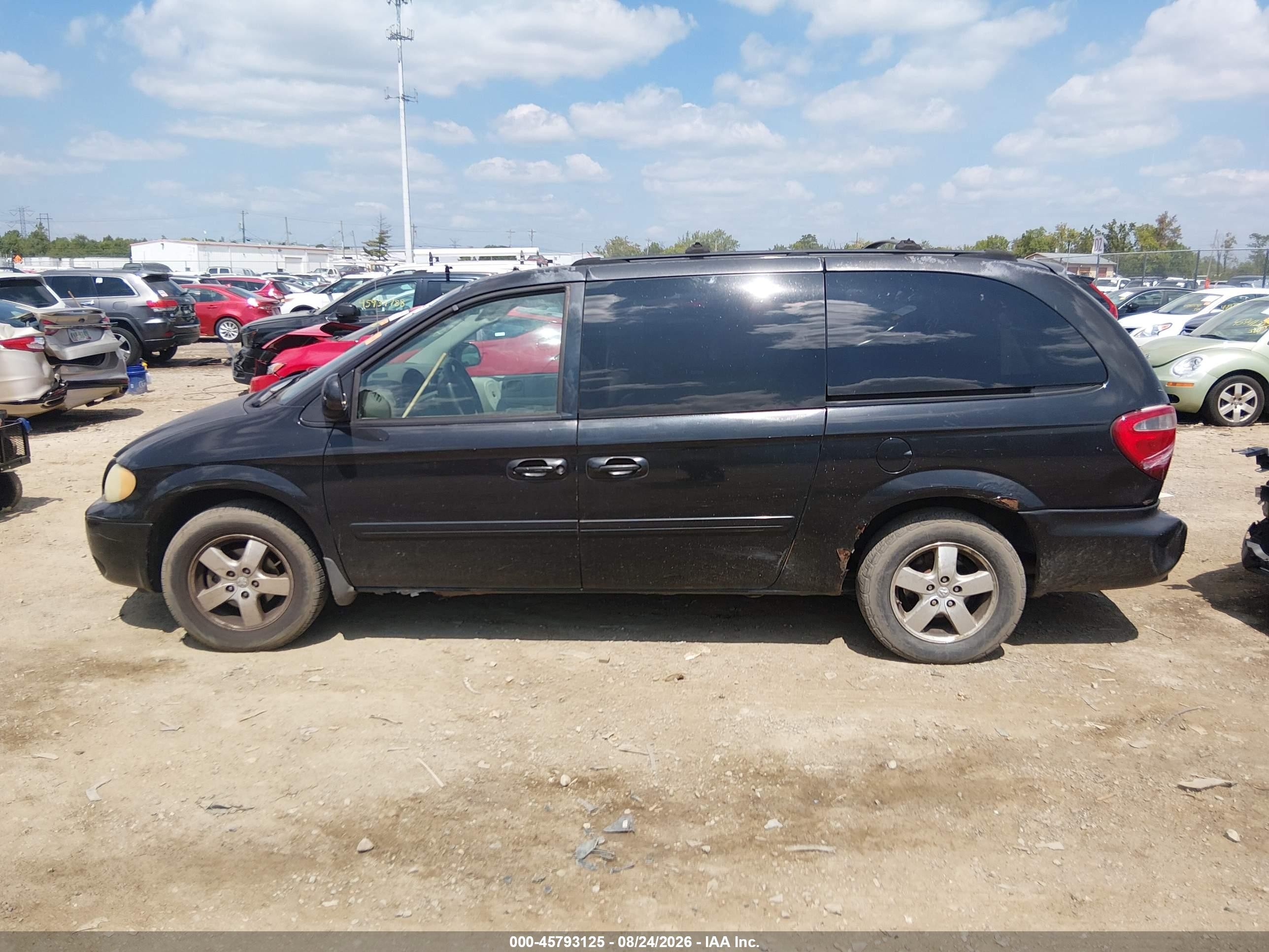 2005 Dodge Grand Caravan Sxt Black vin: 2D4GP44L05R134545