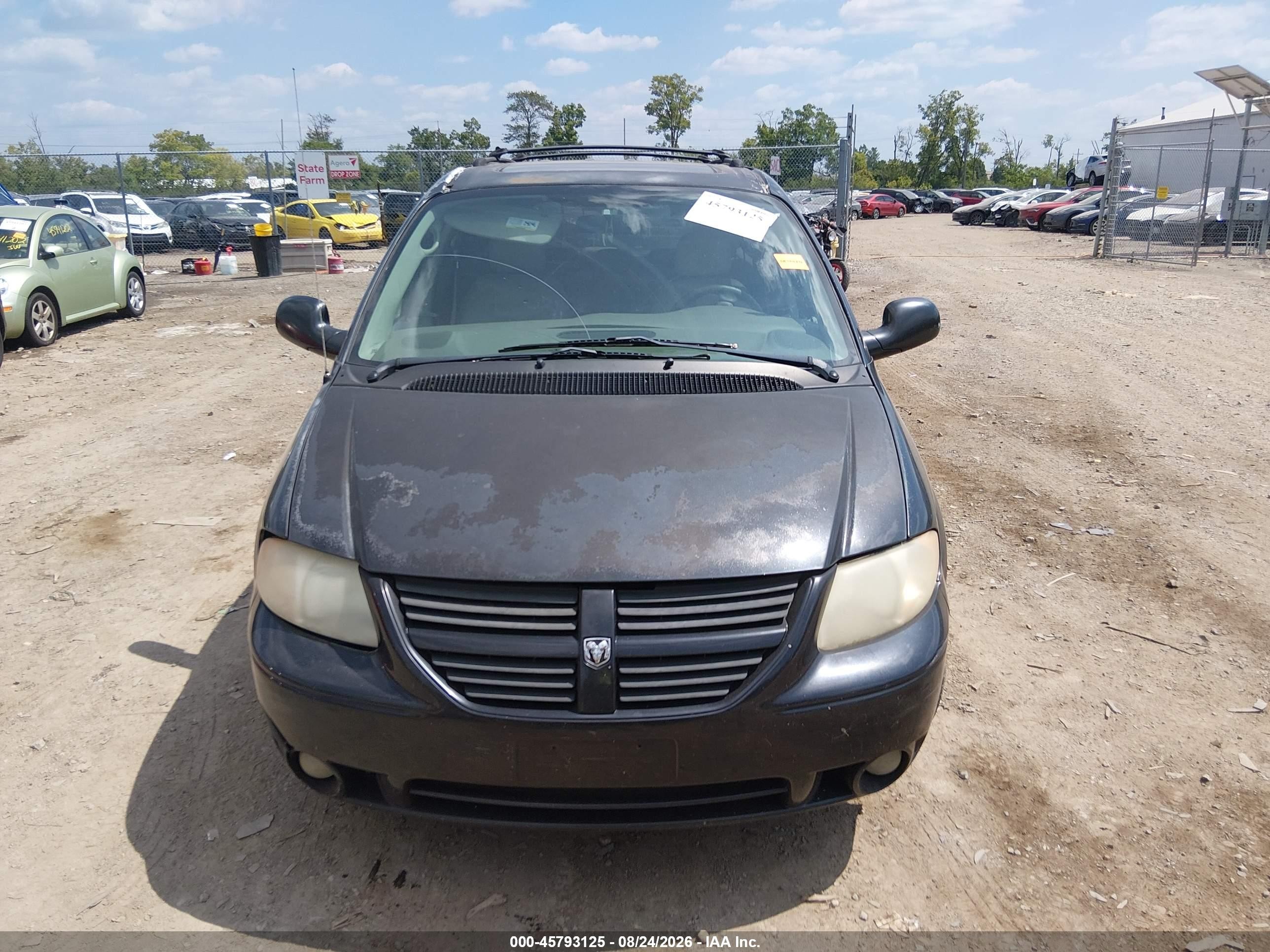 2005 Dodge Grand Caravan Sxt Black vin: 2D4GP44L05R134545