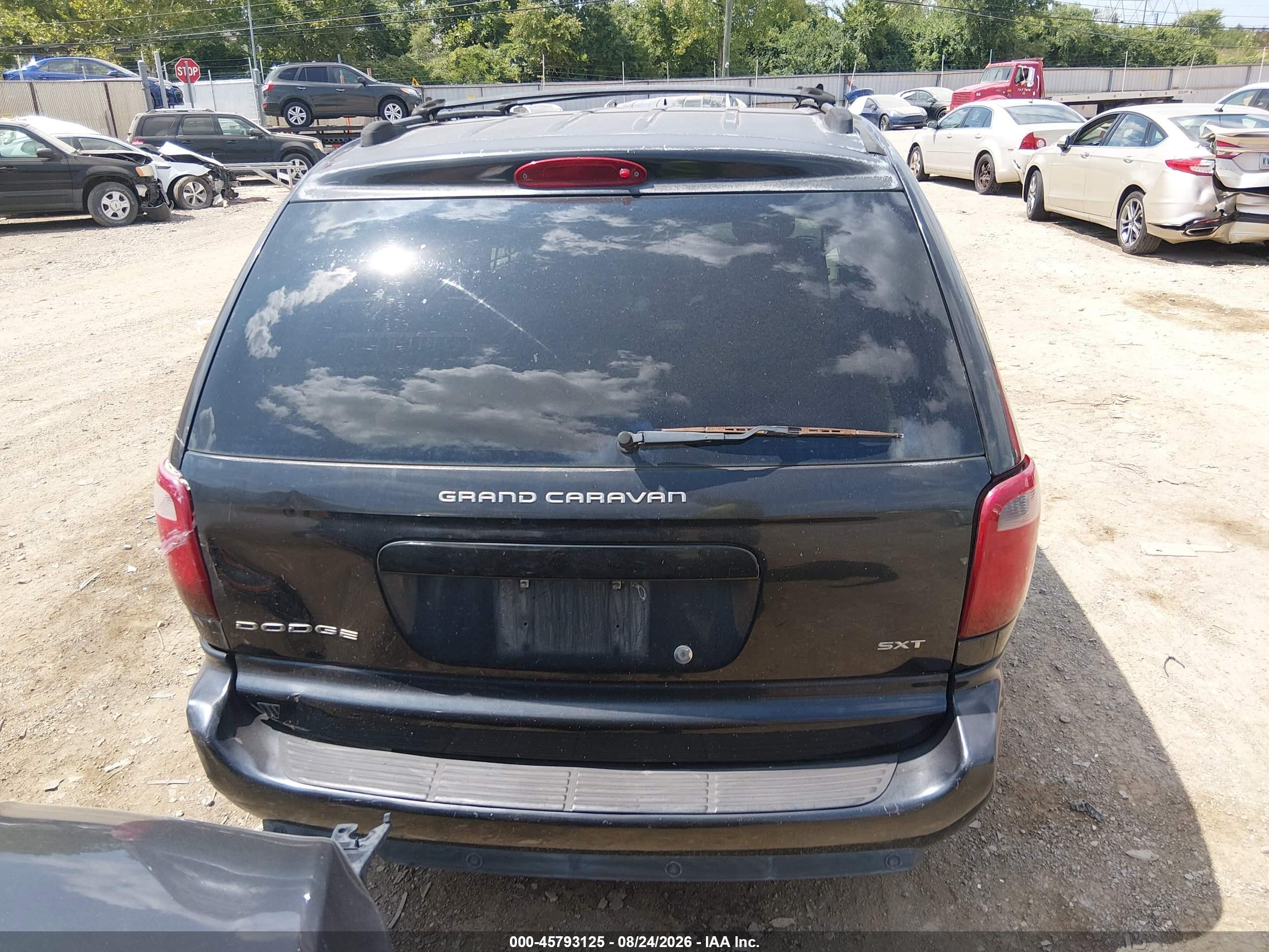 2005 Dodge Grand Caravan Sxt Black vin: 2D4GP44L05R134545