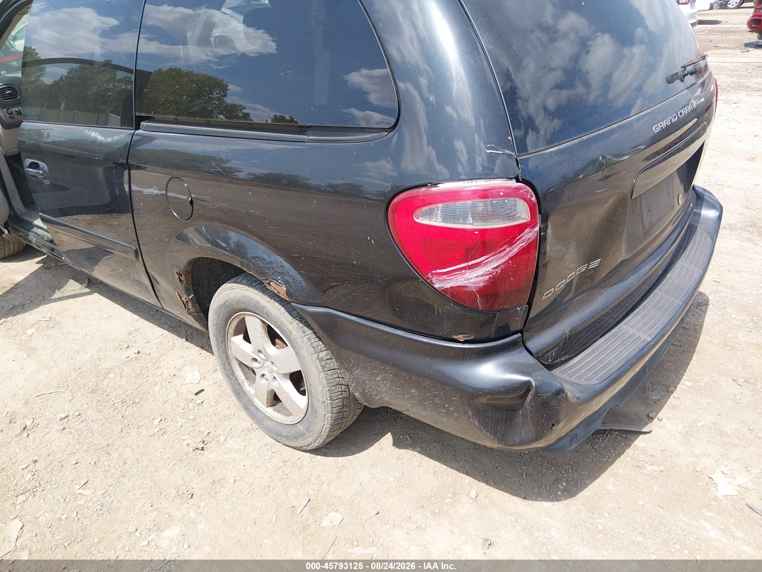 2005 Dodge Grand Caravan Sxt Black vin: 2D4GP44L05R134545