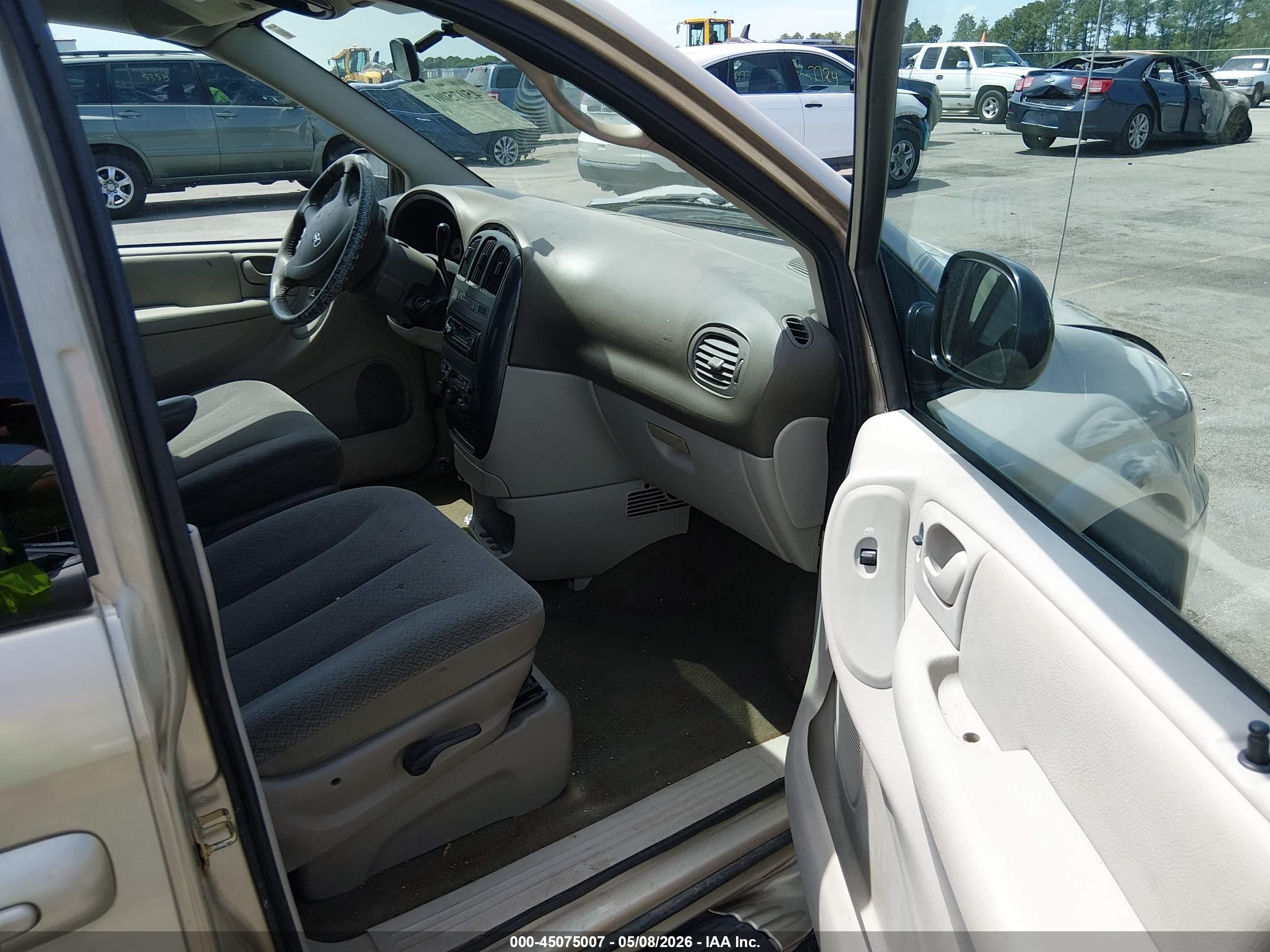 2005 Dodge Grand Caravan Sxt Gold vin: 2D4GP44L05R516333