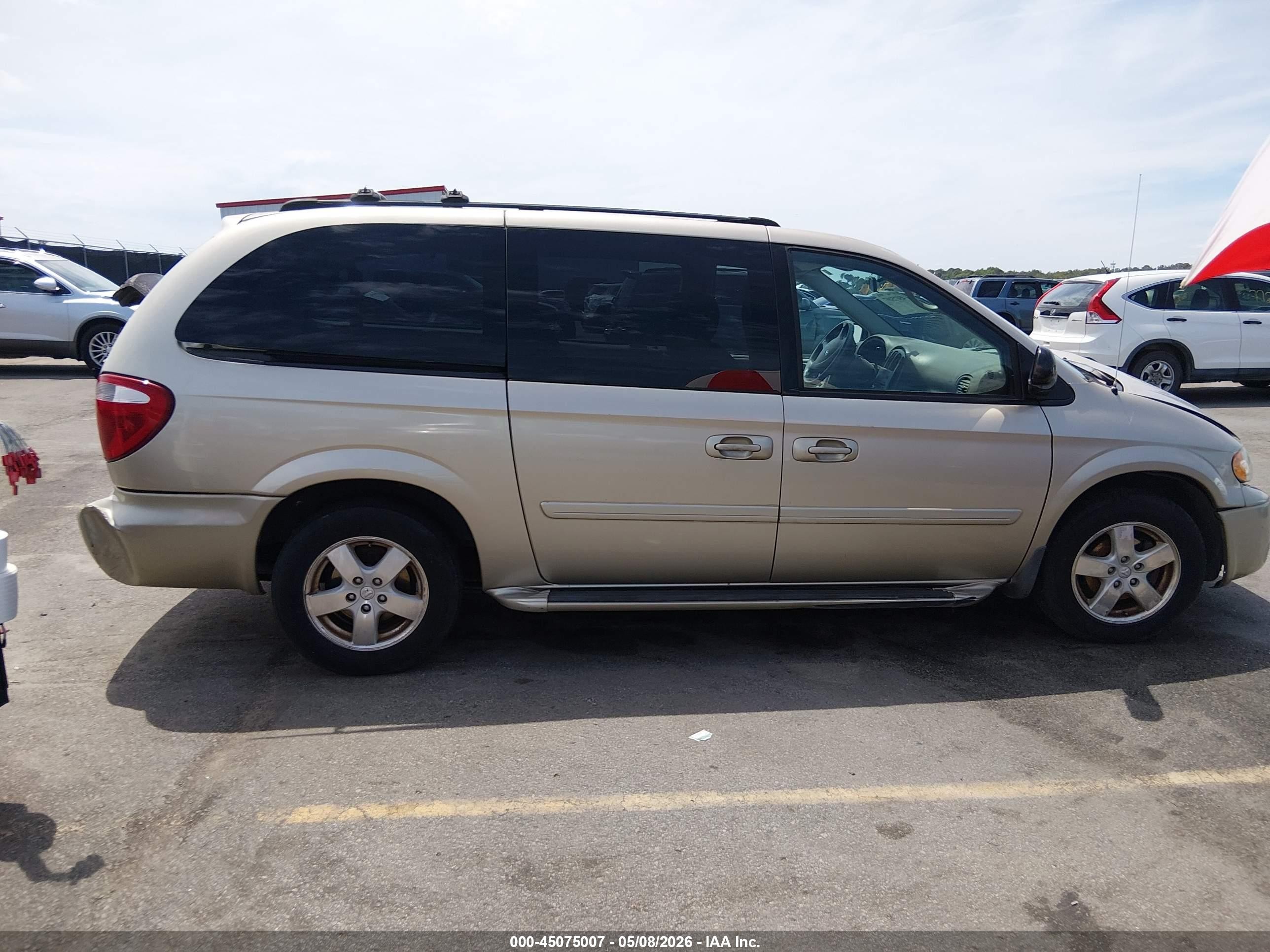 2005 Dodge Grand Caravan Sxt Gold vin: 2D4GP44L05R516333