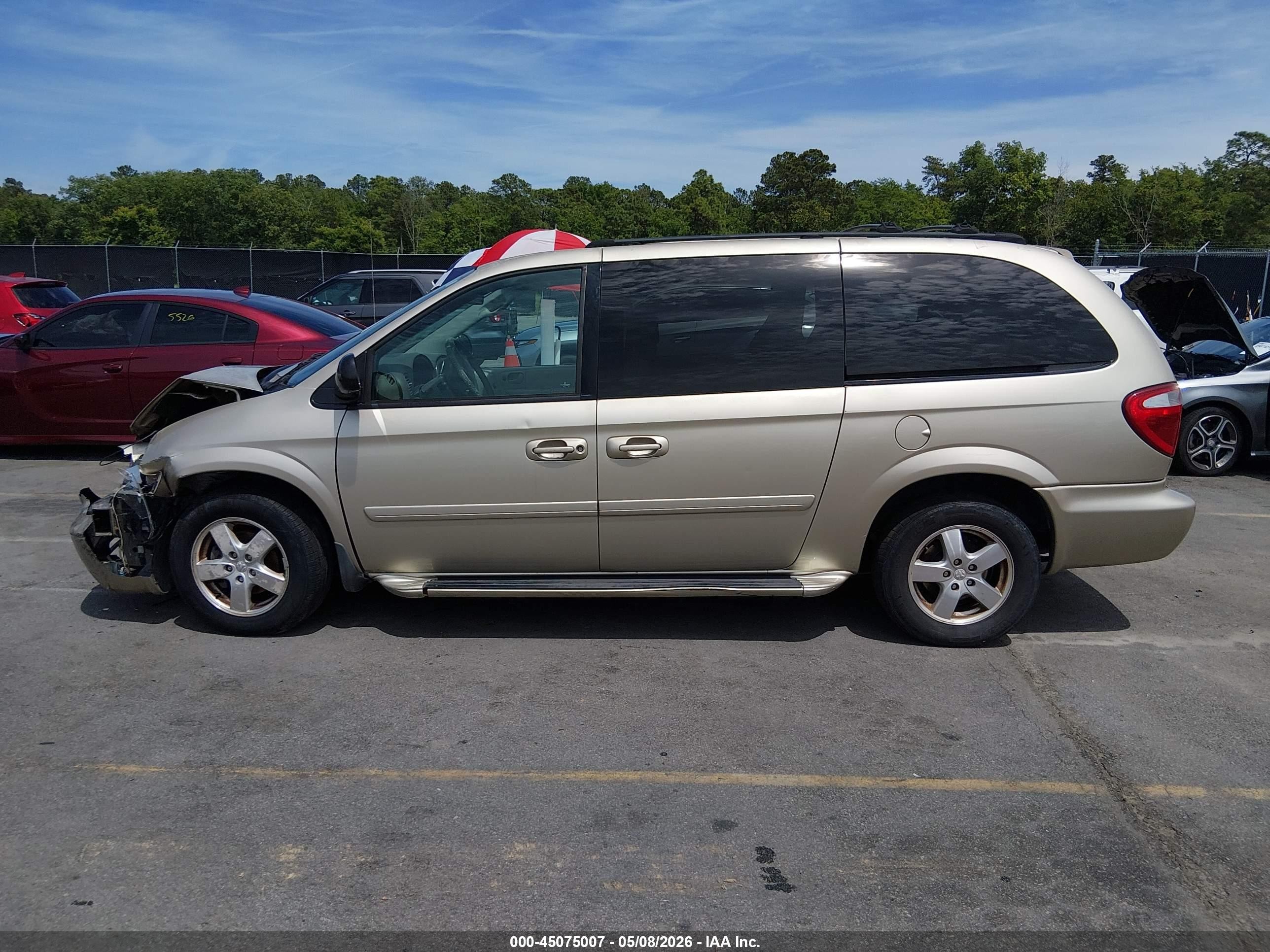 2005 Dodge Grand Caravan Sxt Gold vin: 2D4GP44L05R516333