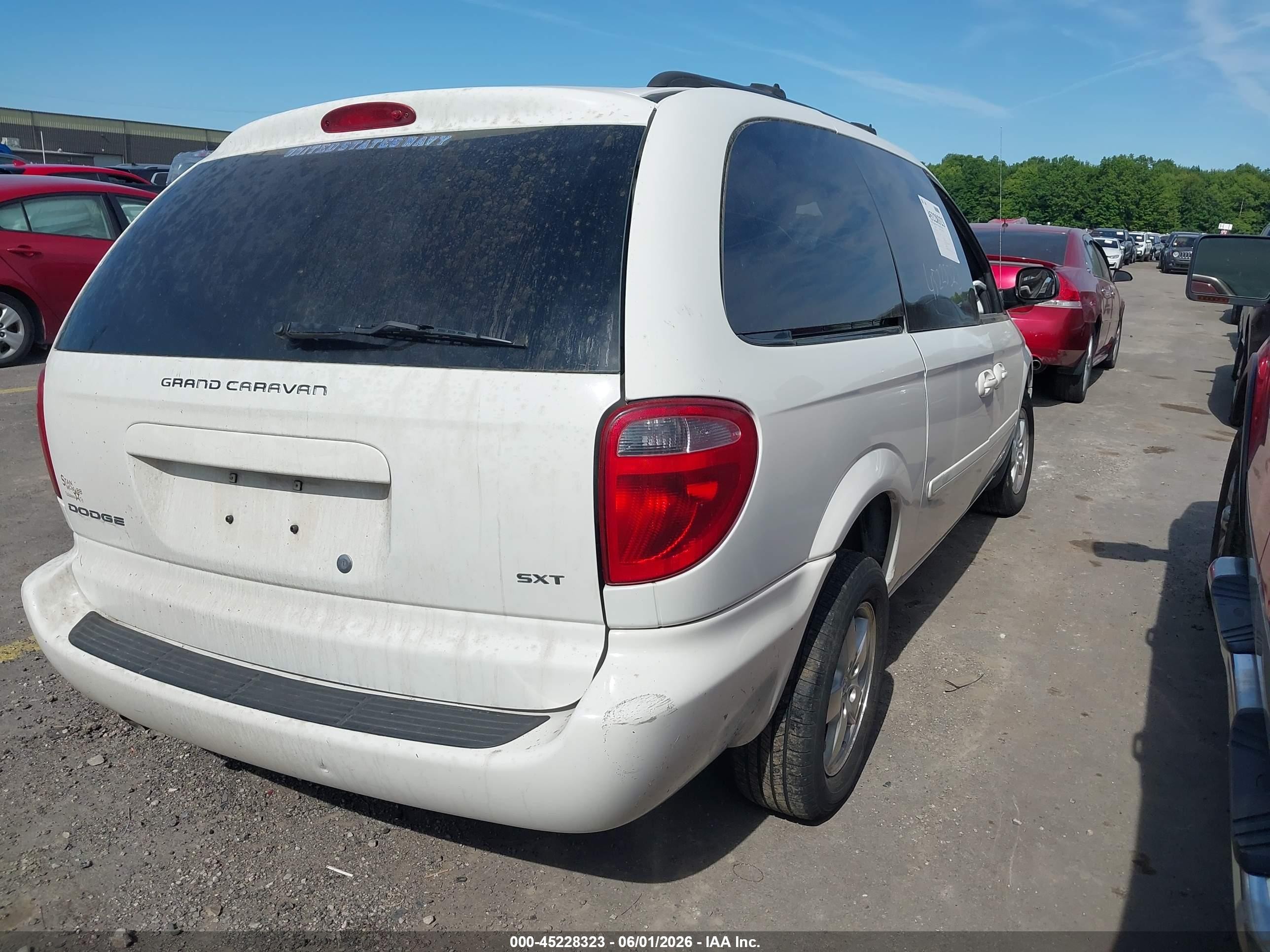 2007 Dodge Grand Caravan Sxt White vin: 2D4GP44L07R105601