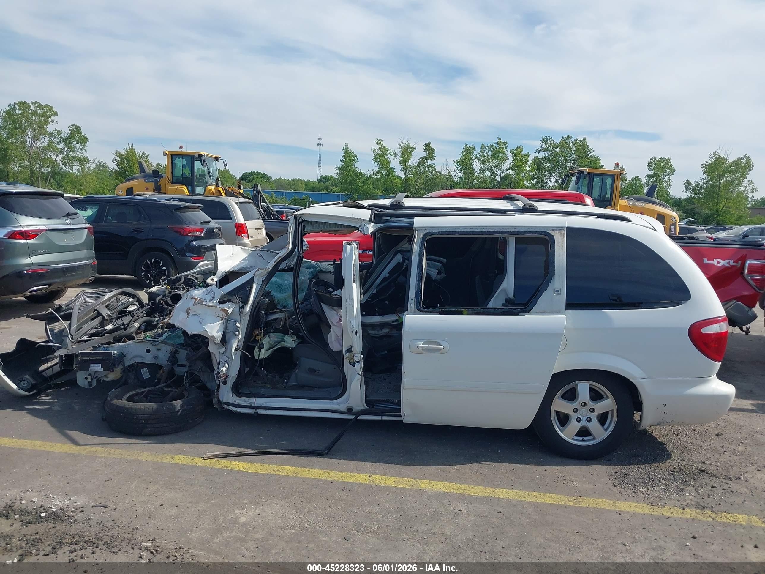 2007 Dodge Grand Caravan Sxt White vin: 2D4GP44L07R105601