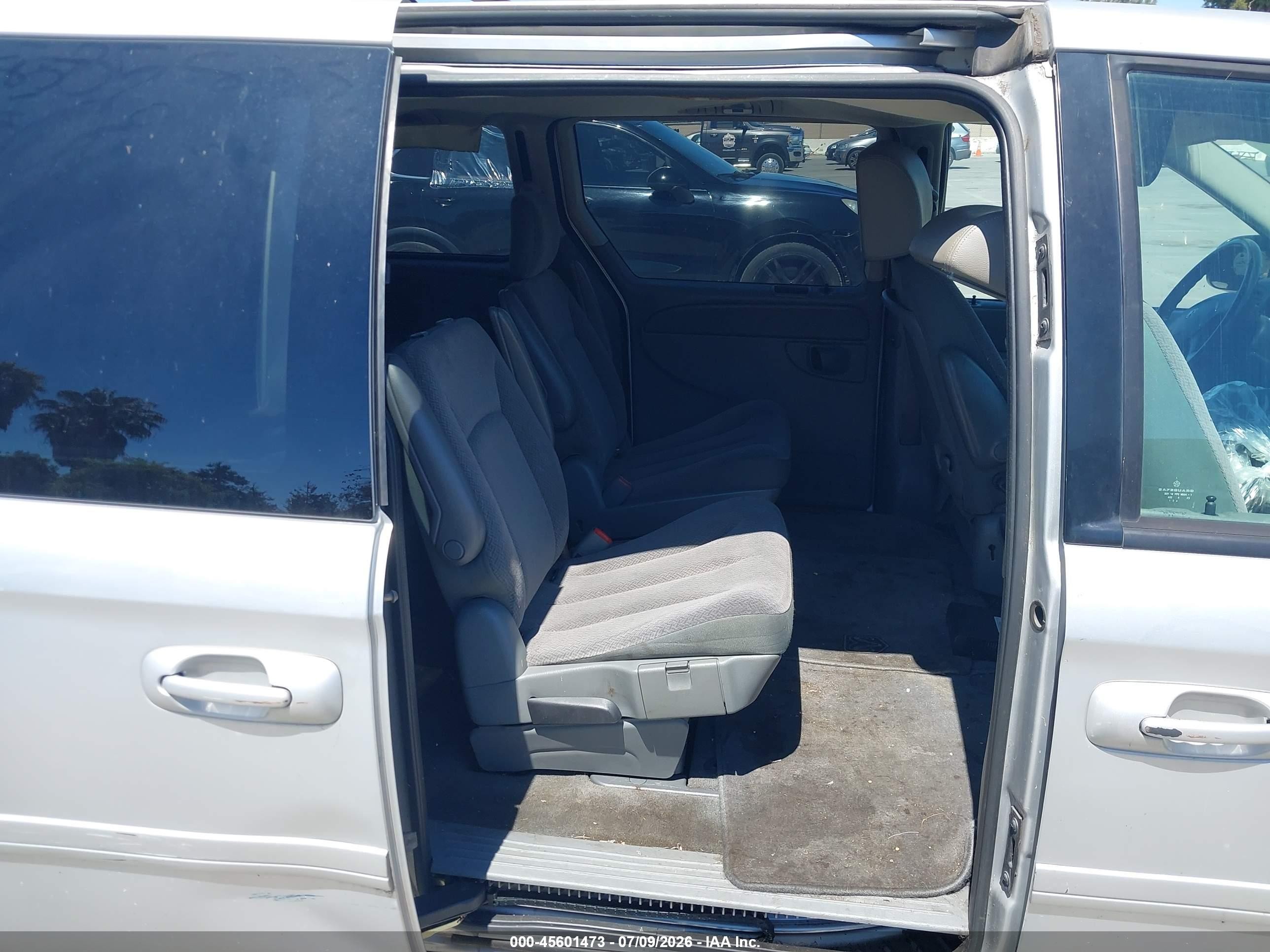 2007 Dodge Grand Caravan Sxt Gray vin: 2D4GP44L07R119921