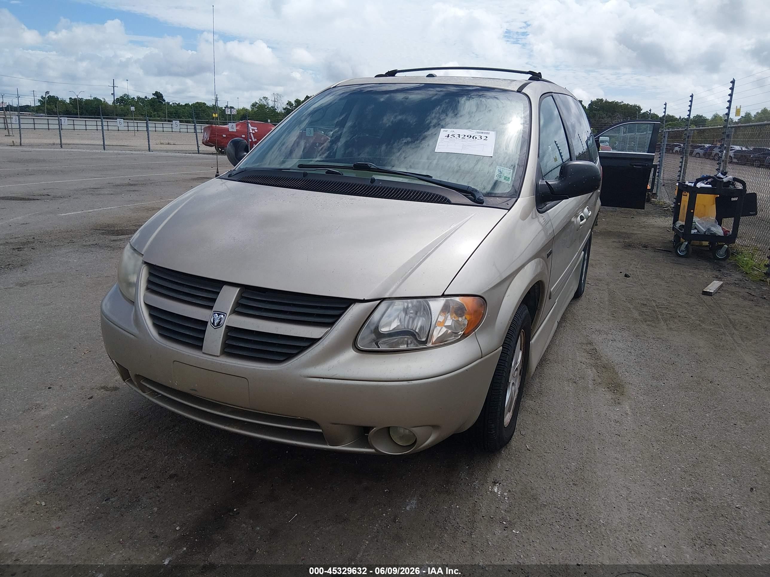 2007 Dodge Grand Caravan Sxt Gold vin: 2D4GP44L07R276994