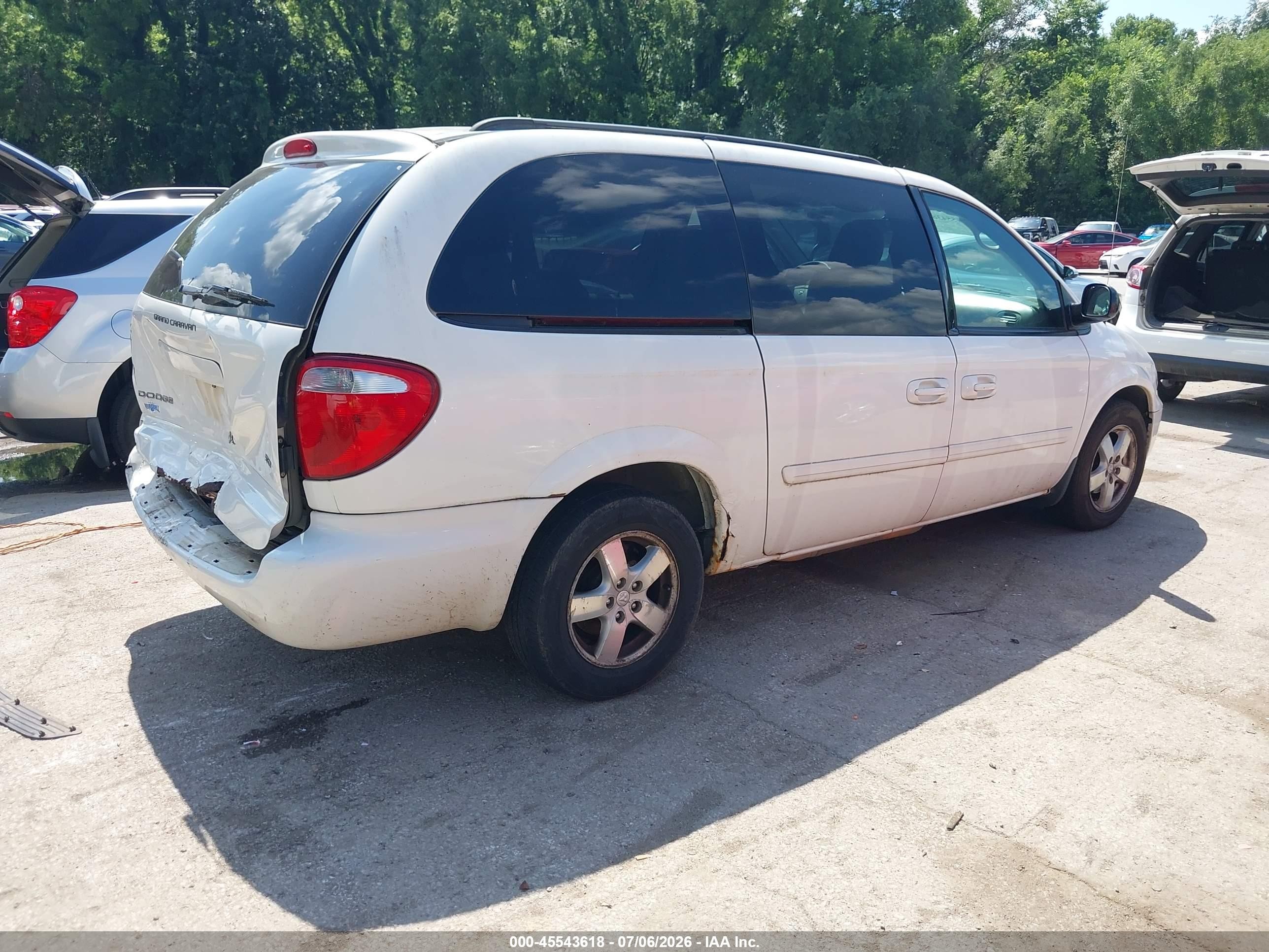 2007 Dodge Grand Caravan Sxt White vin: 2D4GP44L07R344792
