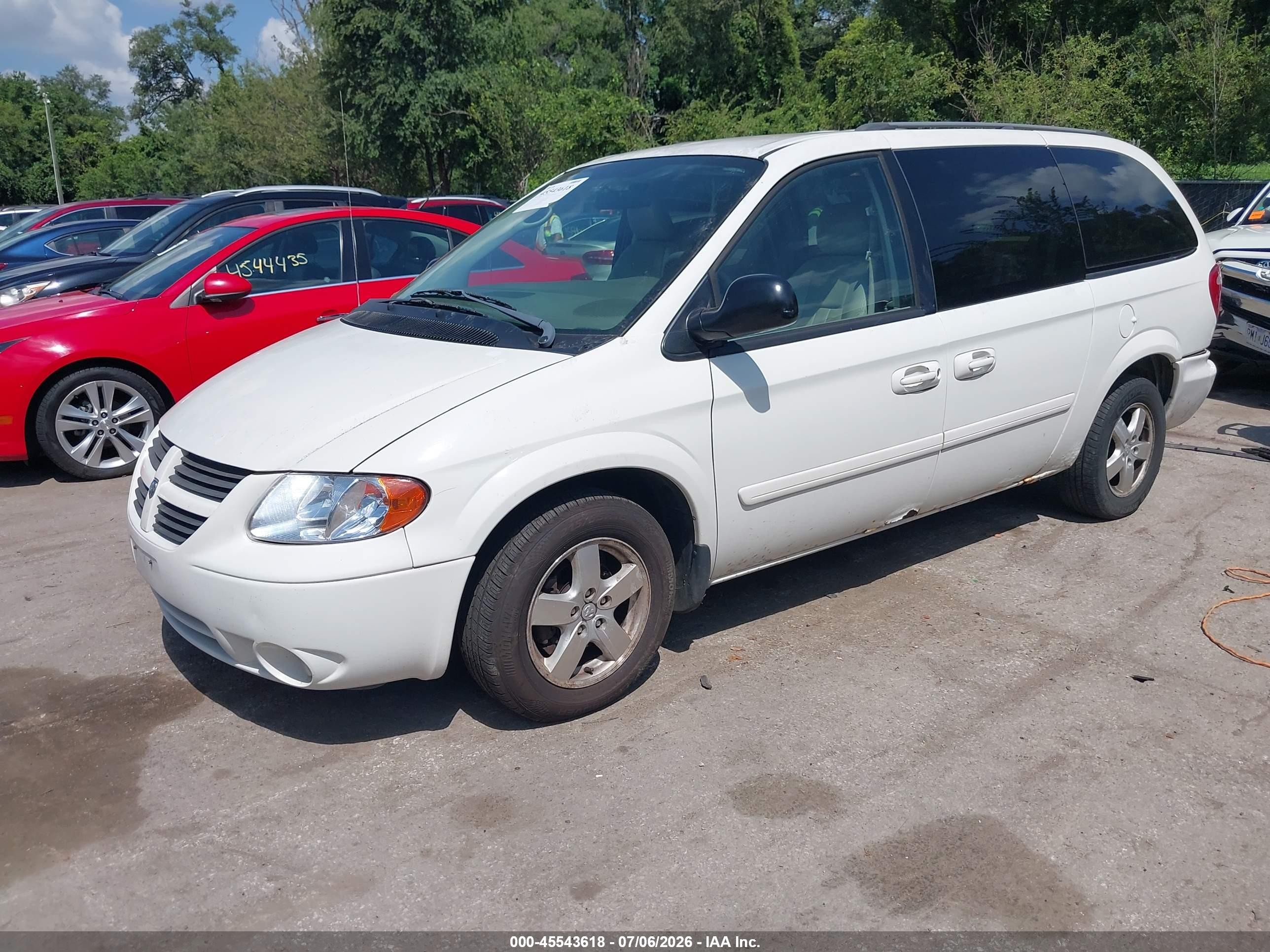 2007 Dodge Grand Caravan Sxt White vin: 2D4GP44L07R344792