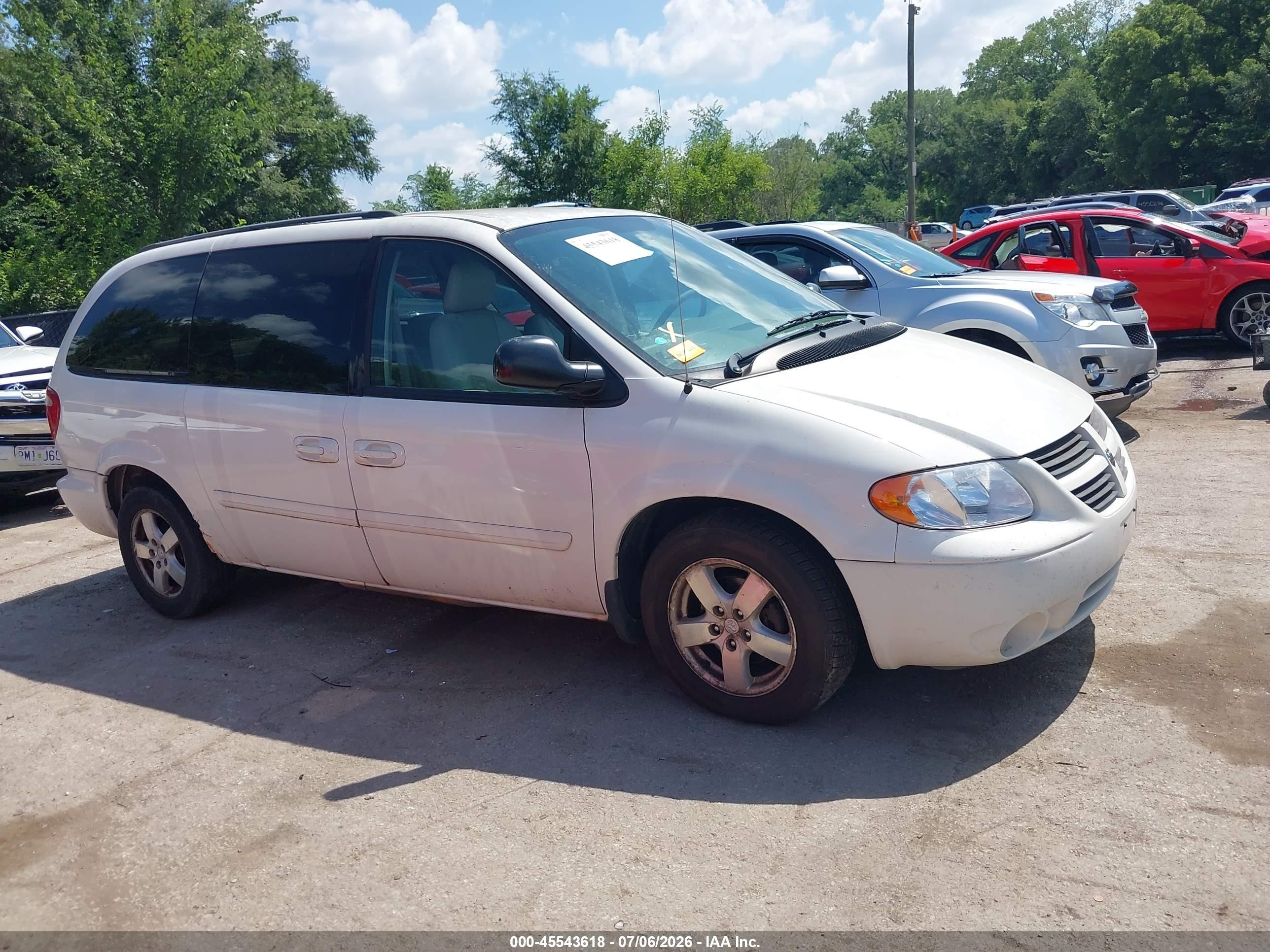 2007 Dodge Grand Caravan Sxt White vin: 2D4GP44L07R344792