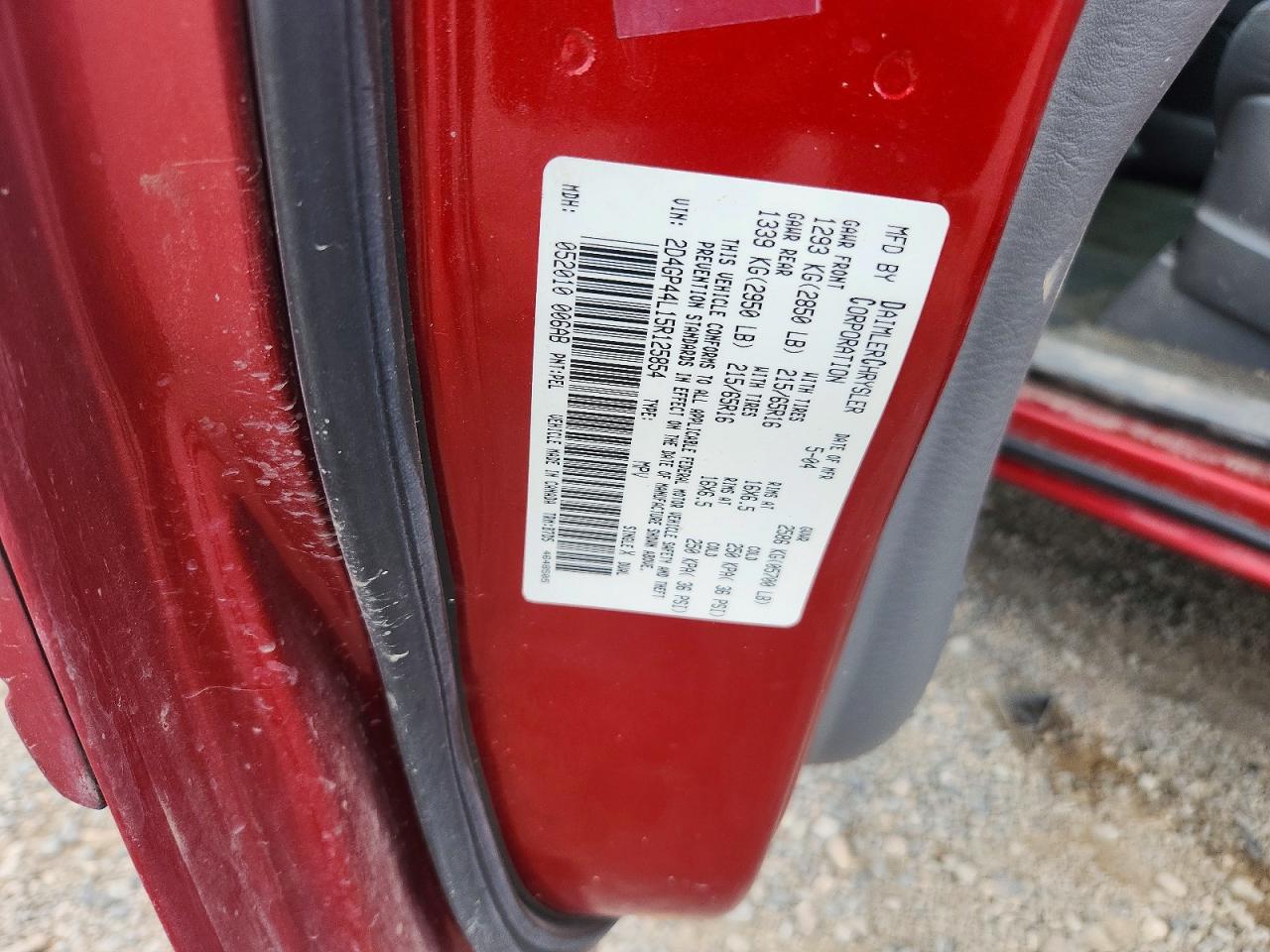 2005 Dodge Grand Caravan Sxt Burgundy vin: 2D4GP44L15R125854