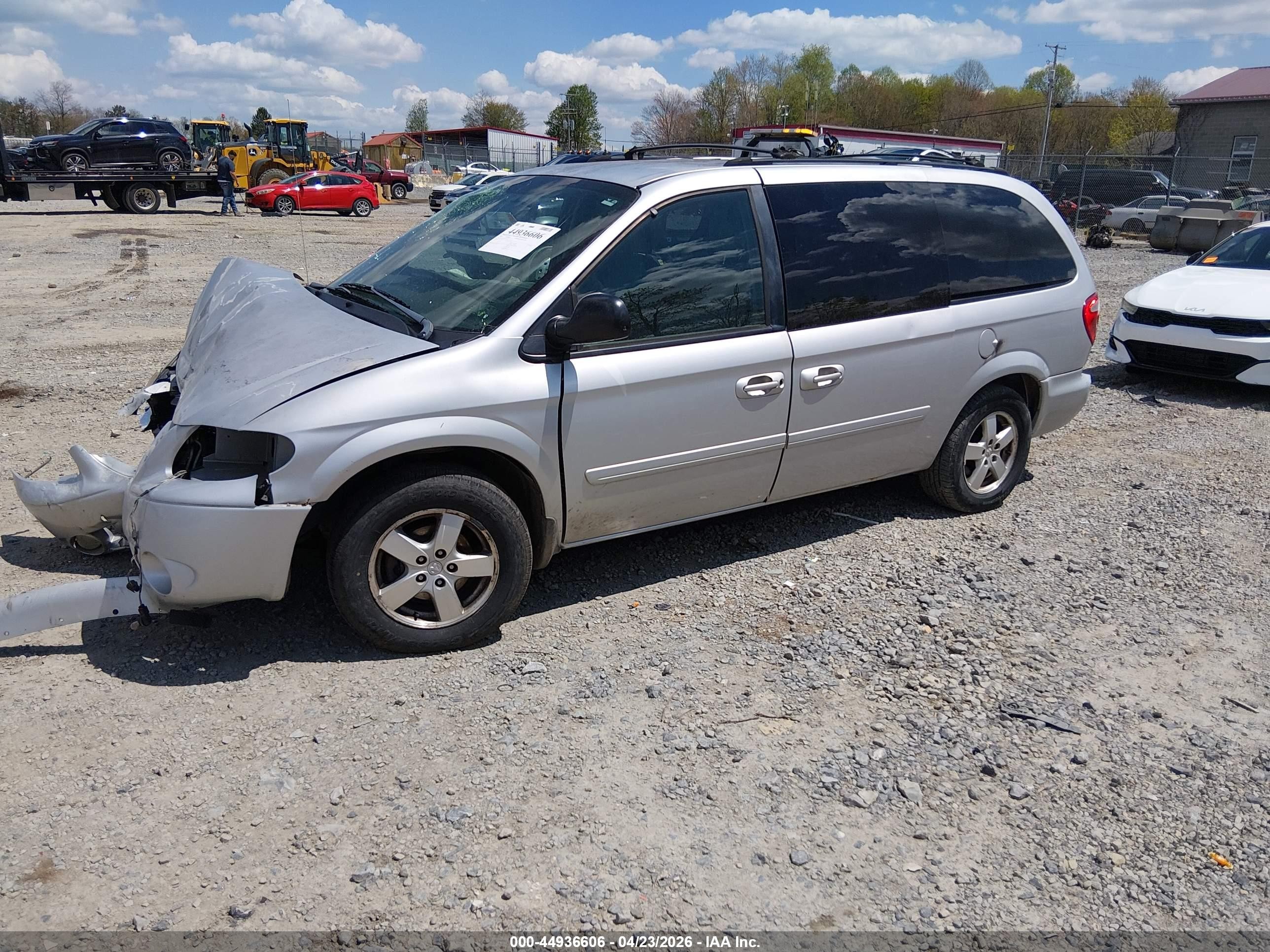 2005 Dodge Grand Caravan Sxt Серебряный vin: 2D4GP44L15R159549