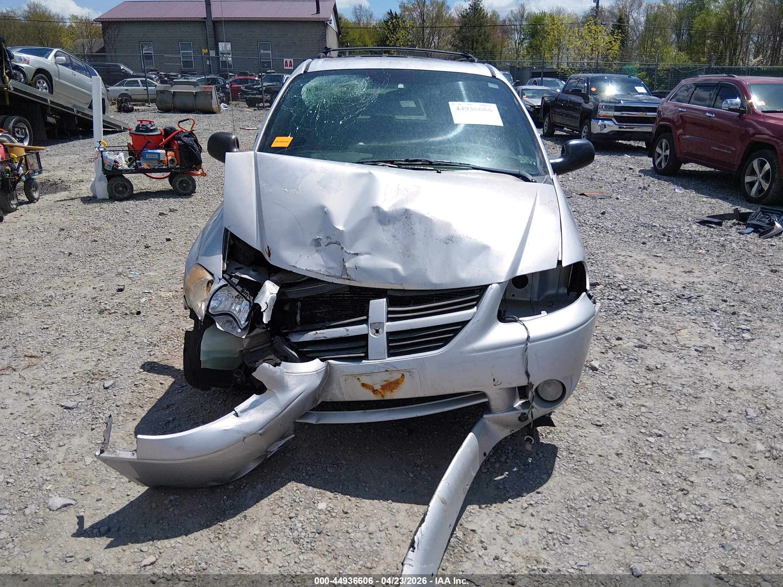 2005 Dodge Grand Caravan Sxt Серебряный vin: 2D4GP44L15R159549