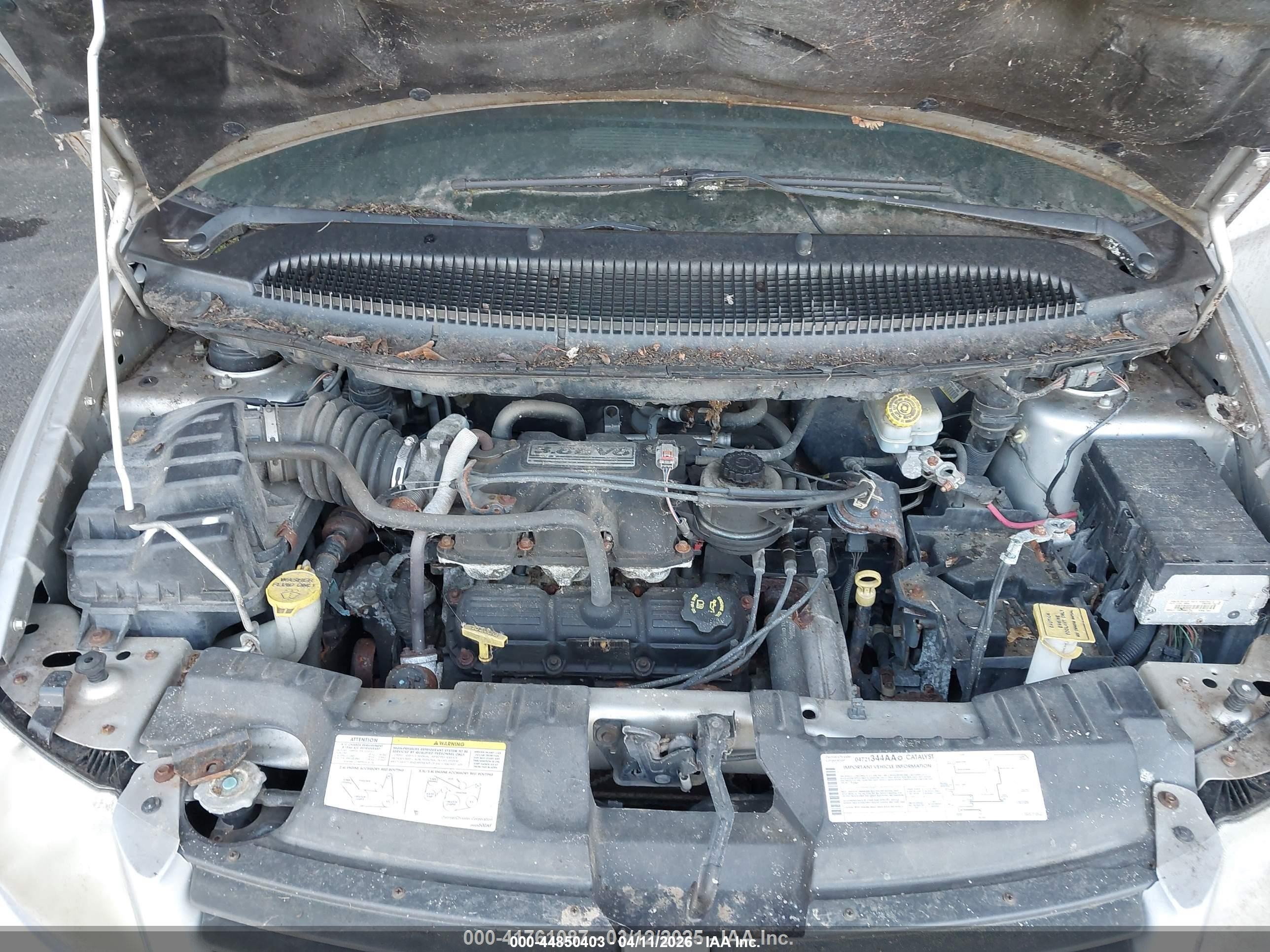 2005 Dodge Grand Caravan Sxt Silver vin: 2D4GP44L15R336391