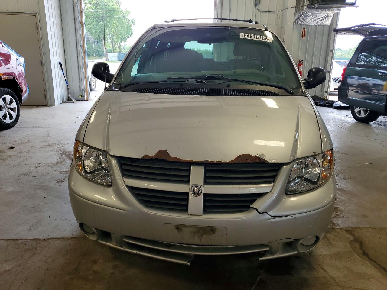 2005 Dodge Grand Caravan Sxt Silver vin: 2D4GP44L15R389544