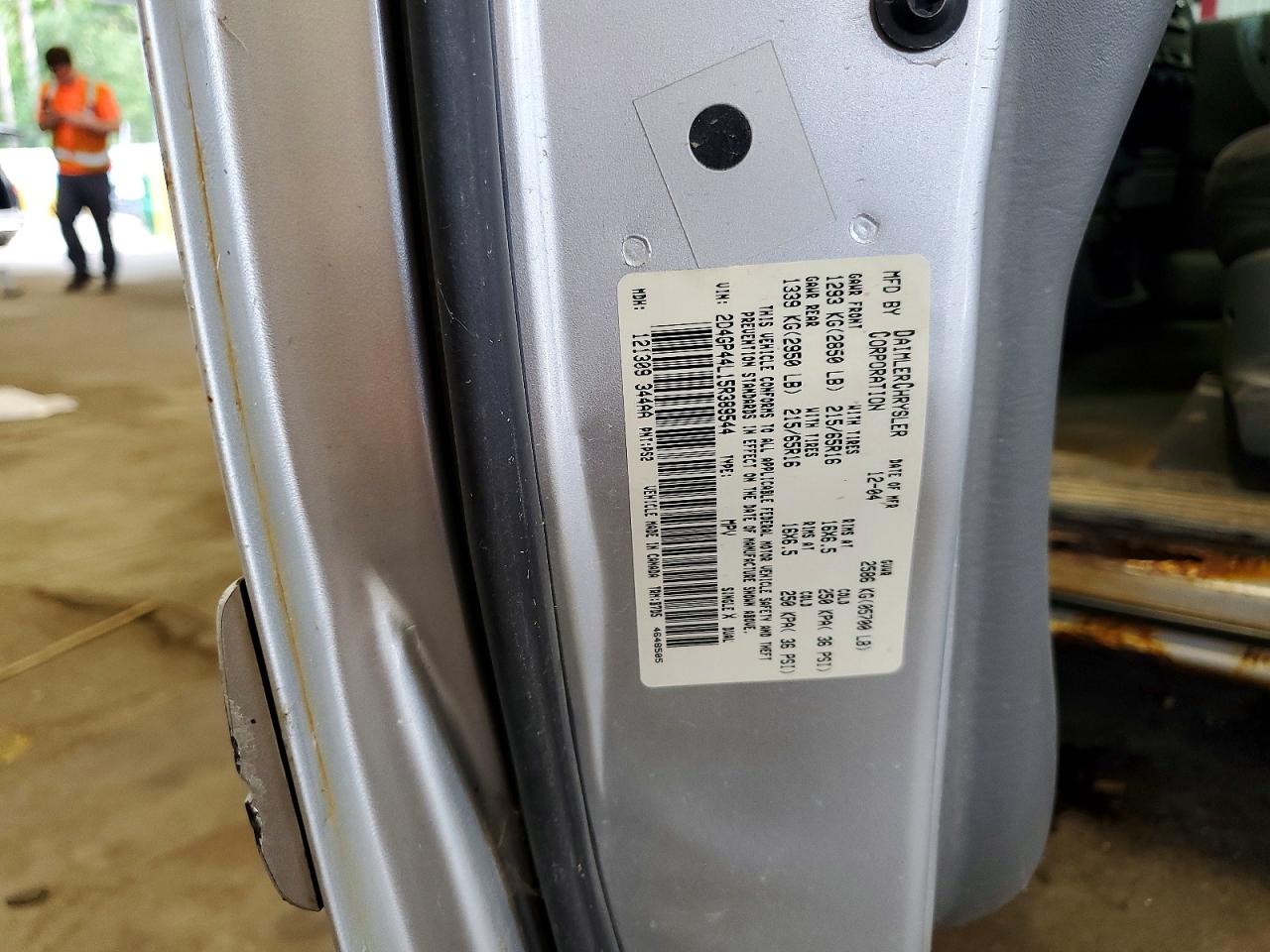 2005 Dodge Grand Caravan Sxt Silver vin: 2D4GP44L15R389544