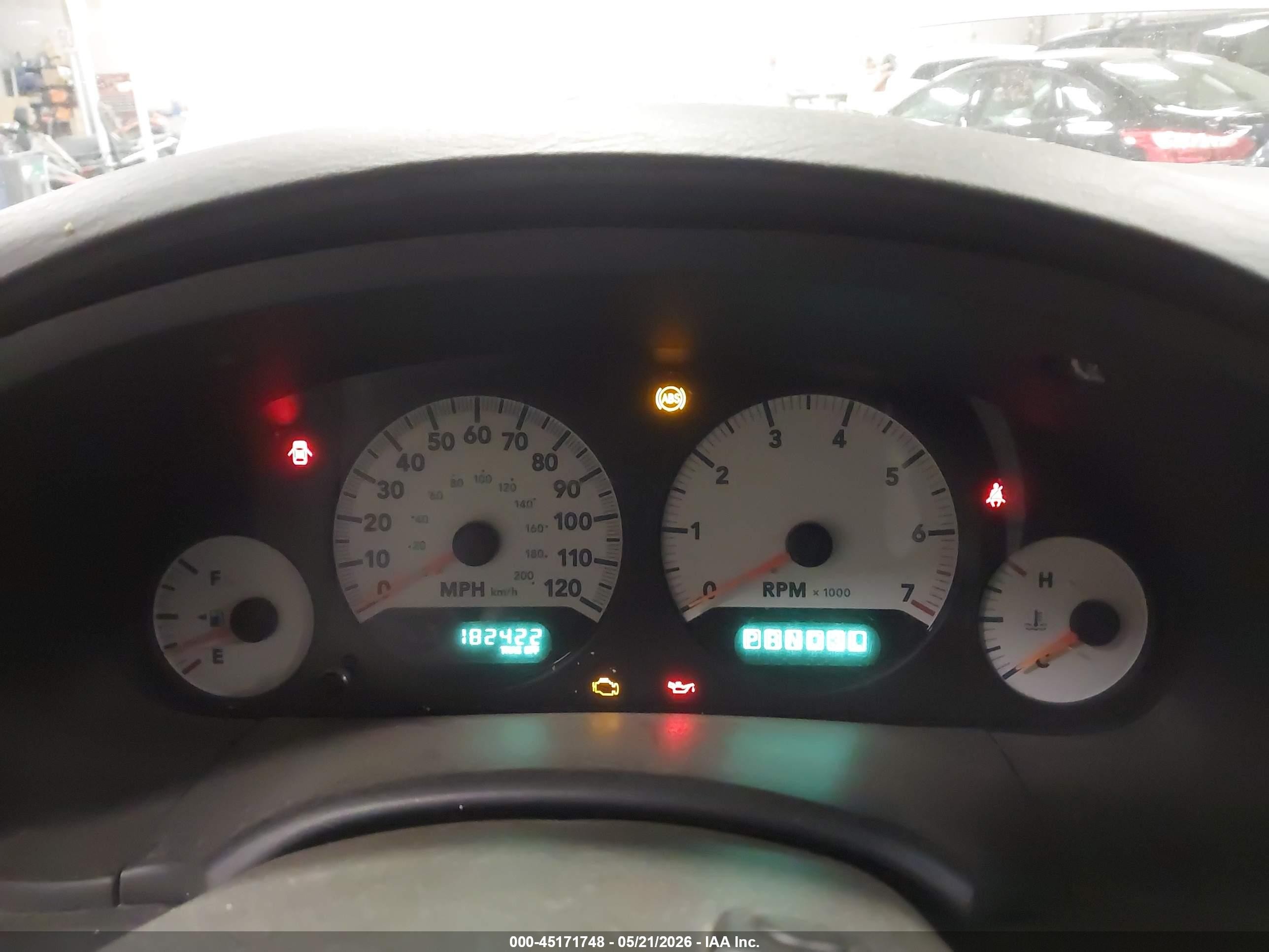 2005 Dodge Grand Caravan Sxt Серебряный vin: 2D4GP44L15R455817