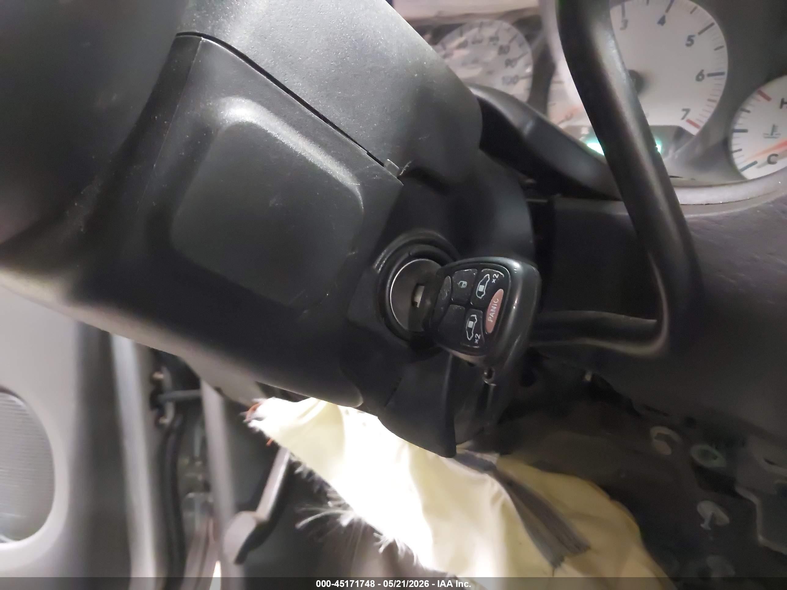 2005 Dodge Grand Caravan Sxt Серебряный vin: 2D4GP44L15R455817