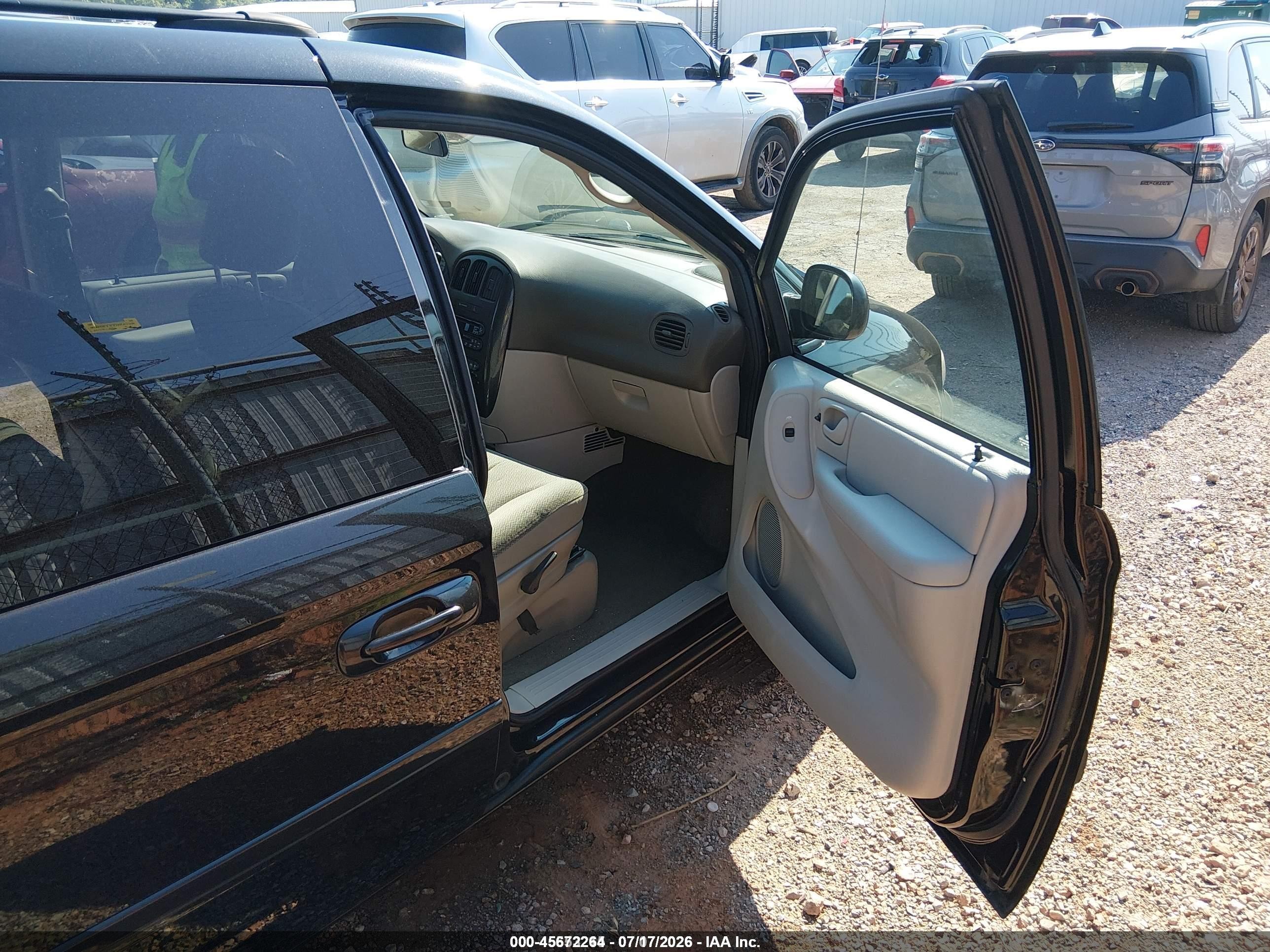 2006 Dodge Grand Caravan Sxt Black vin: 2D4GP44L16R678764