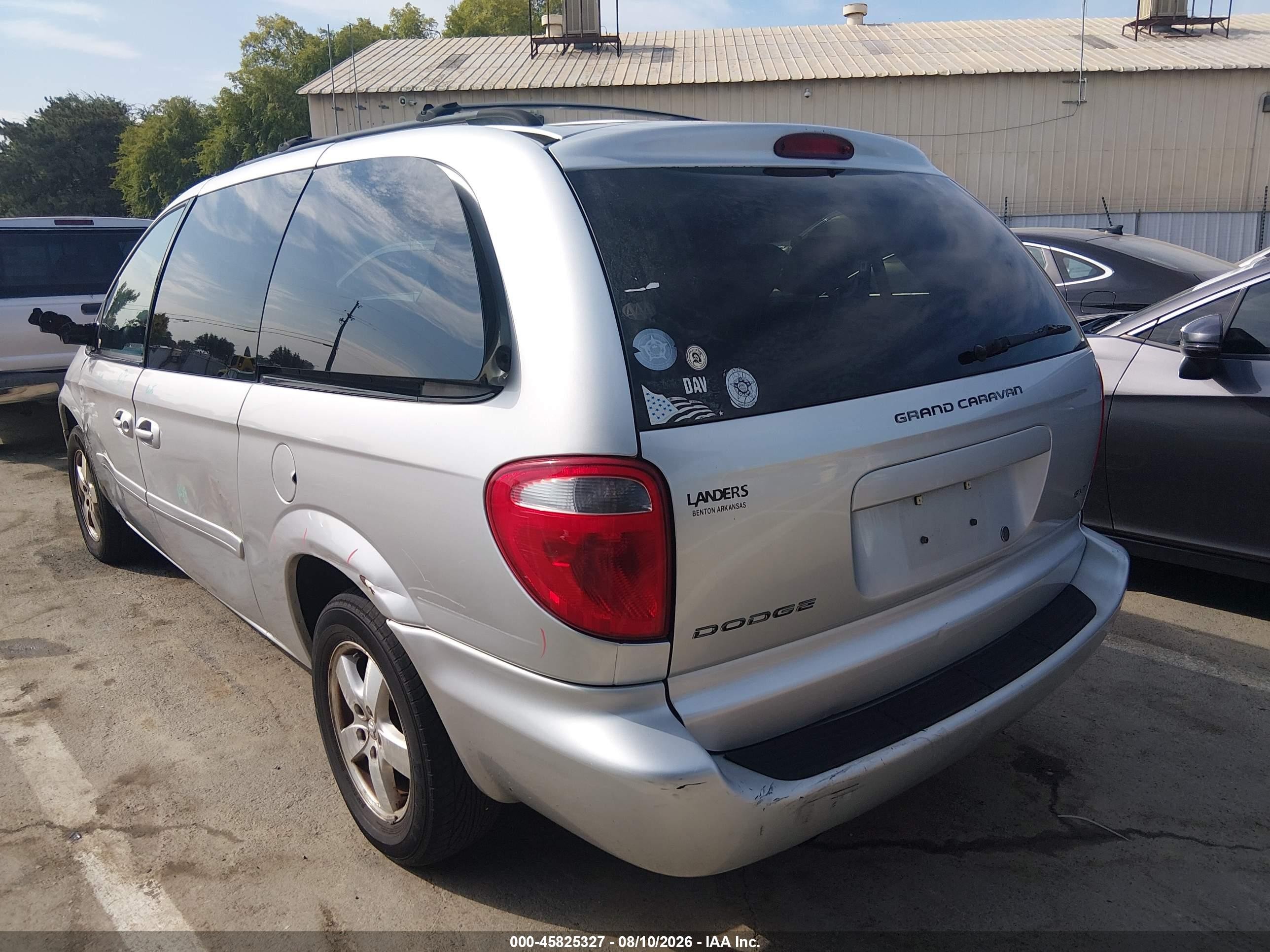 2007 Dodge Grand Caravan Sxt Серебряный vin: 2D4GP44L17R148165