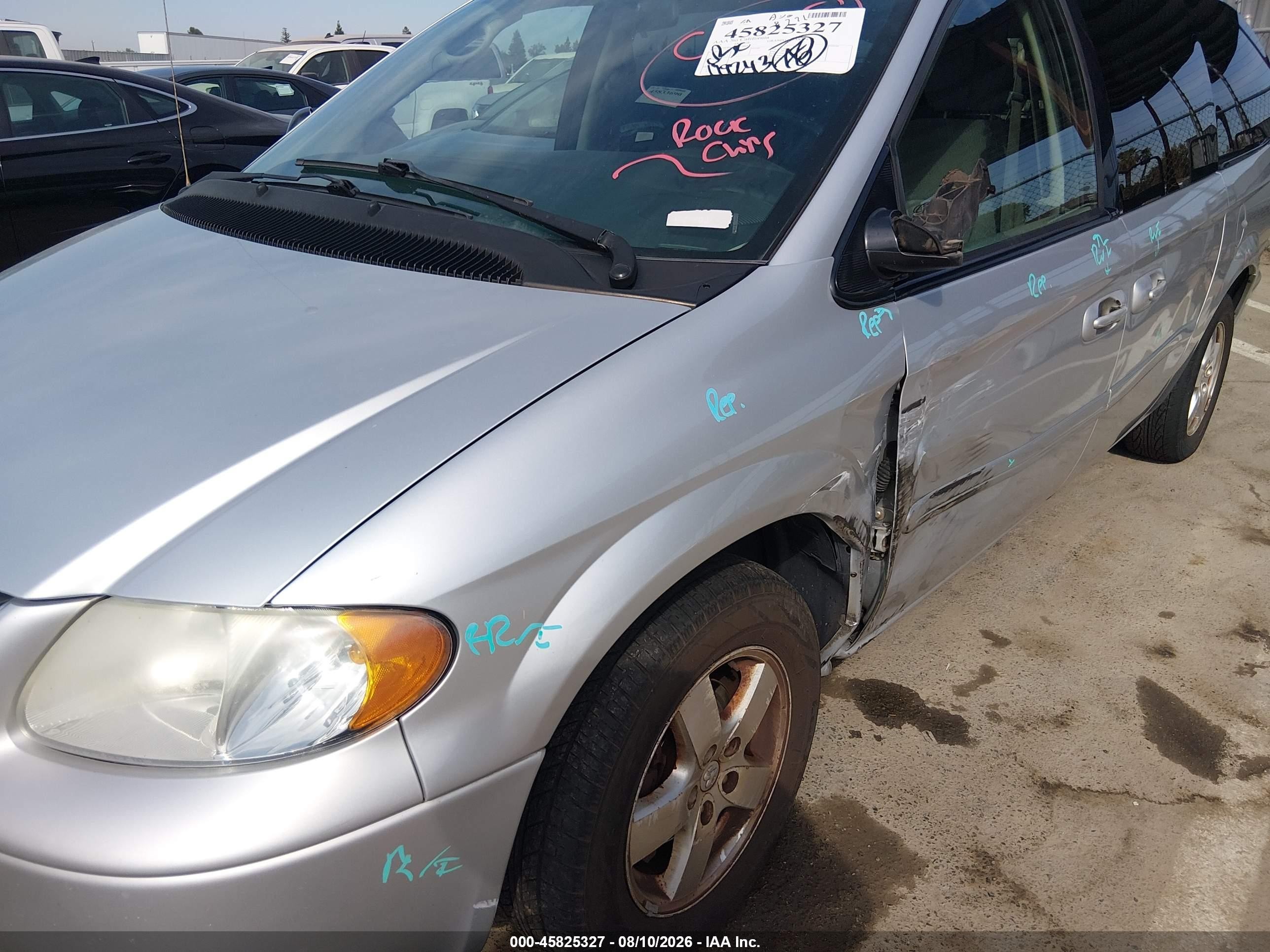 2007 Dodge Grand Caravan Sxt Серебряный vin: 2D4GP44L17R148165