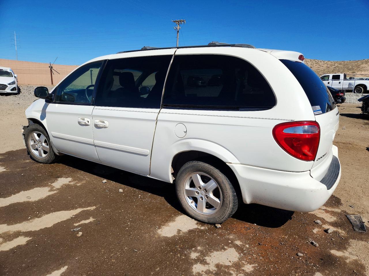 2007 Dodge Grand Caravan Sxt White vin: 2D4GP44L17R348446
