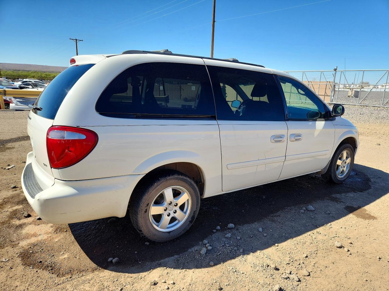 2007 Dodge Grand Caravan Sxt White vin: 2D4GP44L17R348446