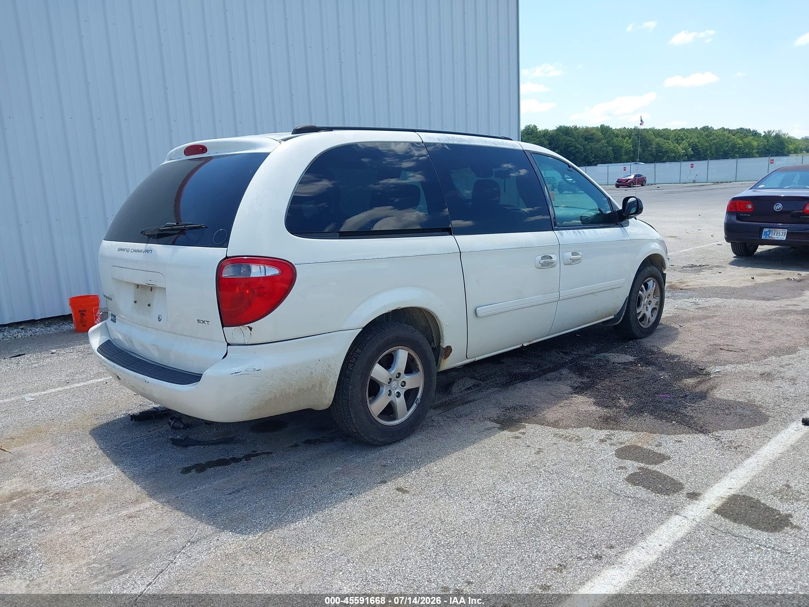 2004 Dodge Grand Caravan Sxt White vin: 2D4GP44L24R501296