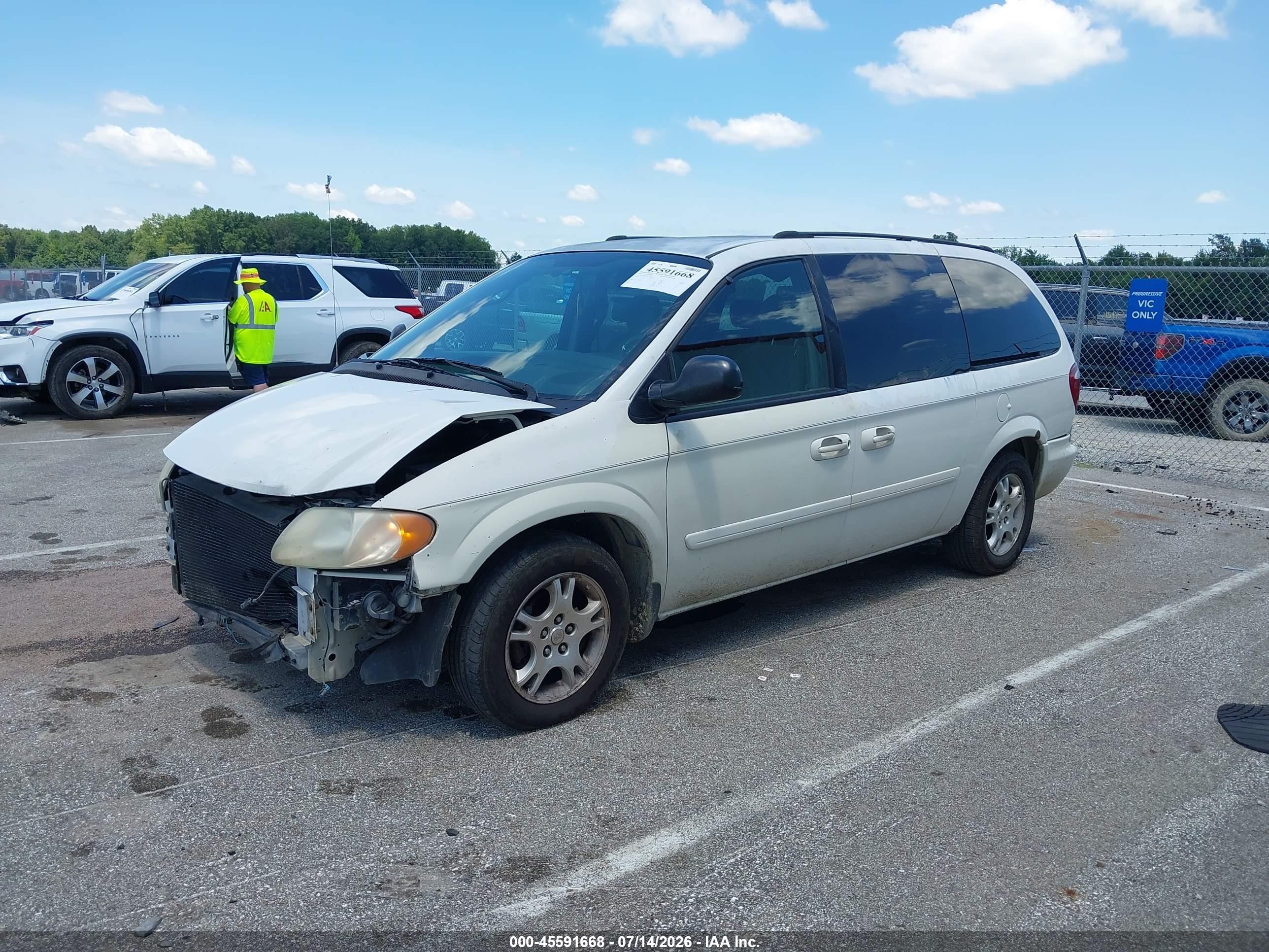 2004 Dodge Grand Caravan Sxt White vin: 2D4GP44L24R501296