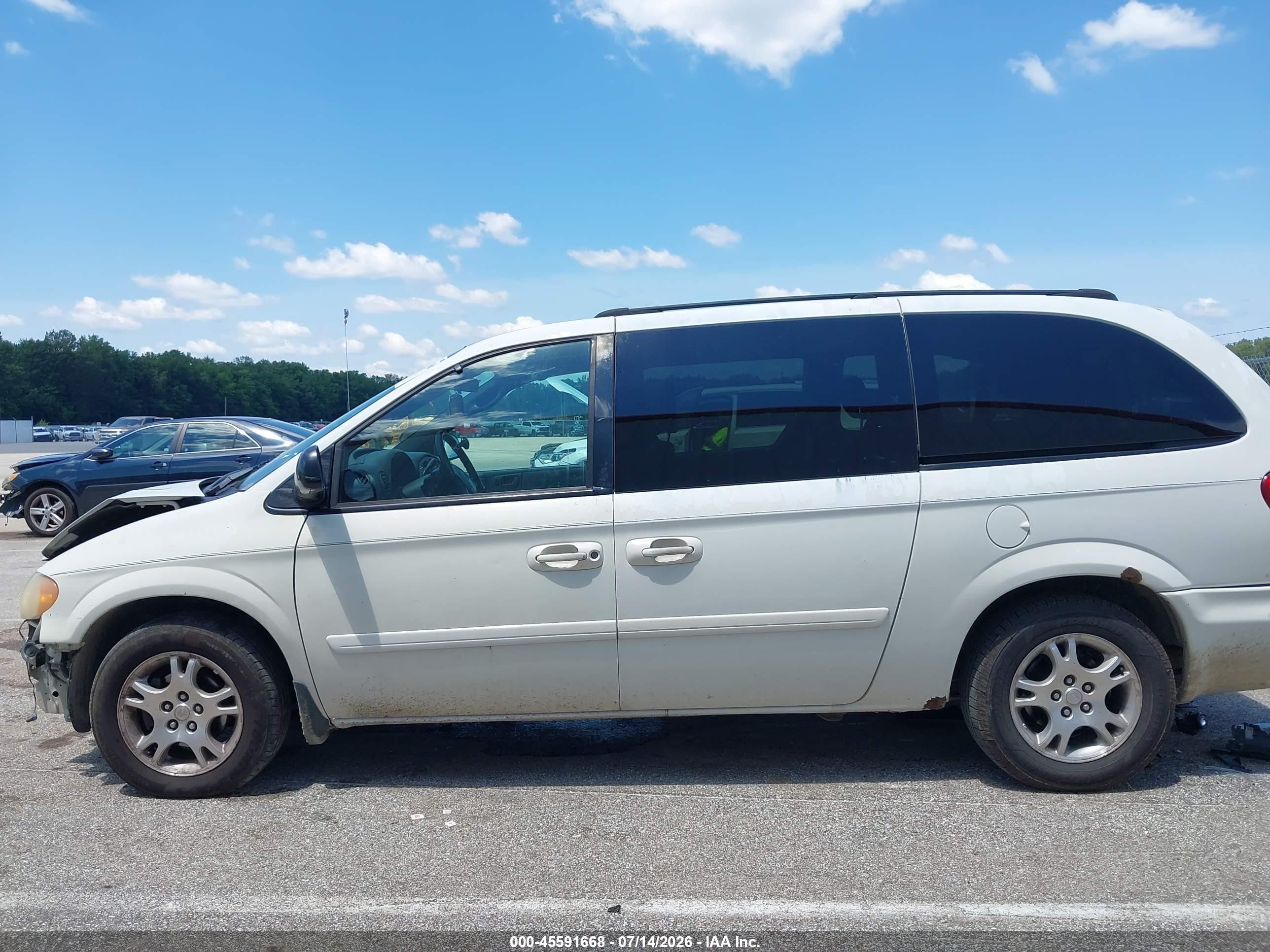 2004 Dodge Grand Caravan Sxt White vin: 2D4GP44L24R501296