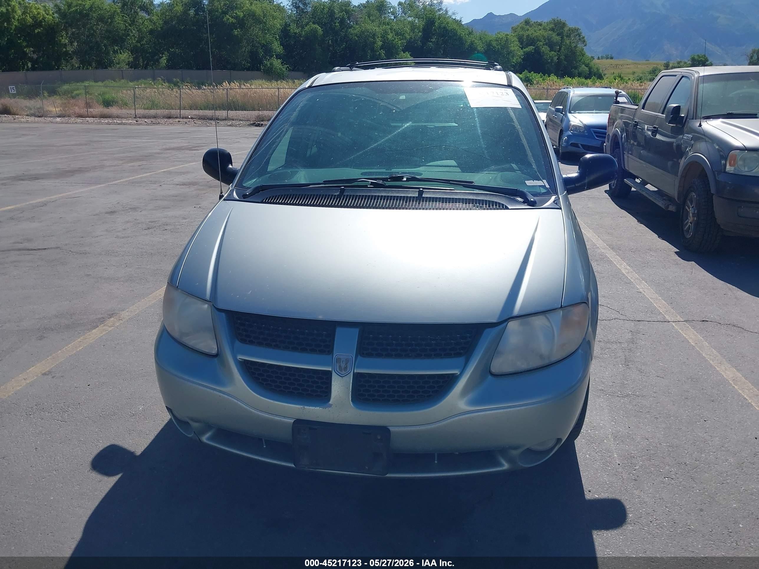2004 Dodge Grand Caravan Sxt Silver vin: 2D4GP44L24R611443