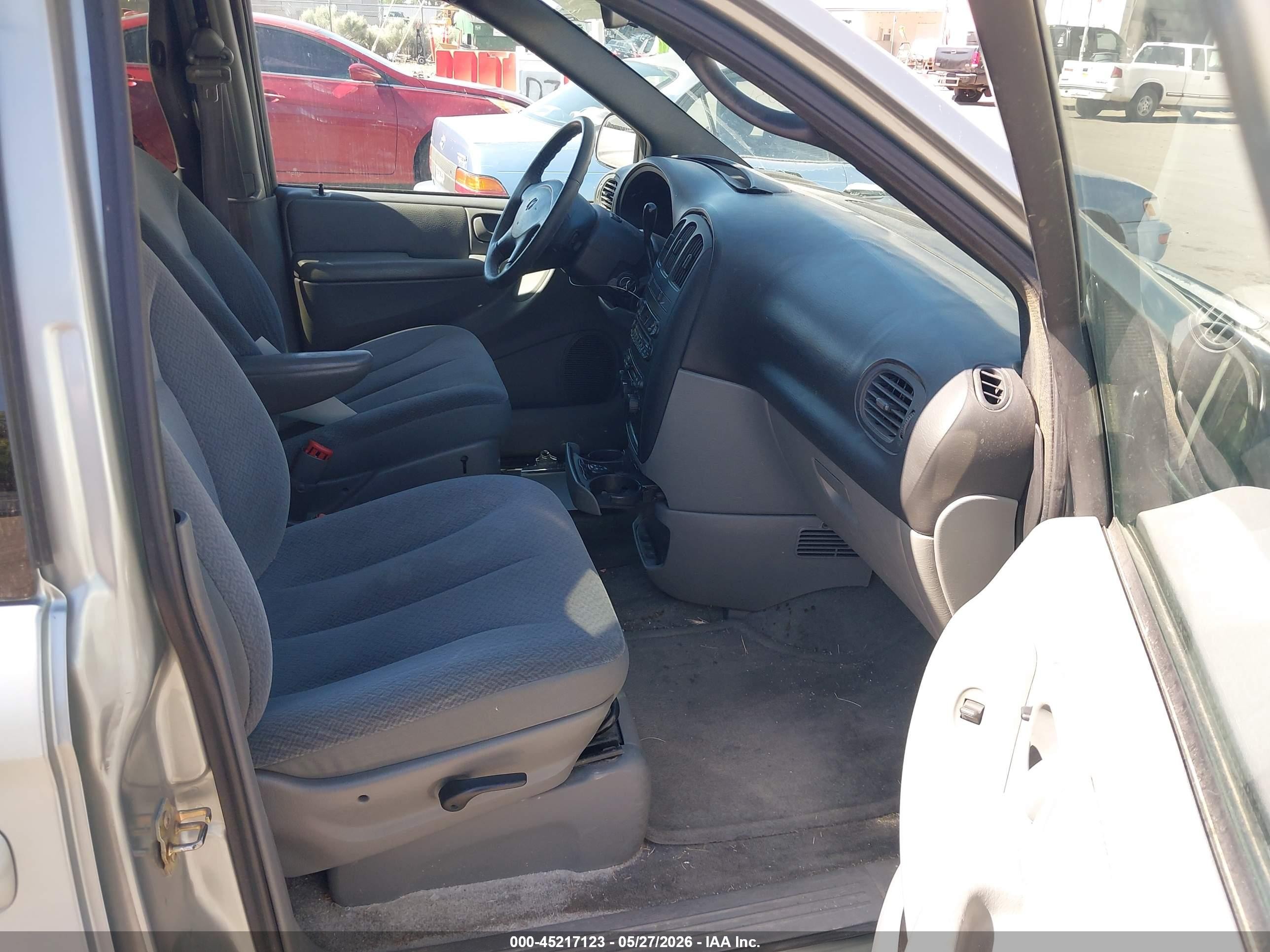 2004 Dodge Grand Caravan Sxt Silver vin: 2D4GP44L24R611443
