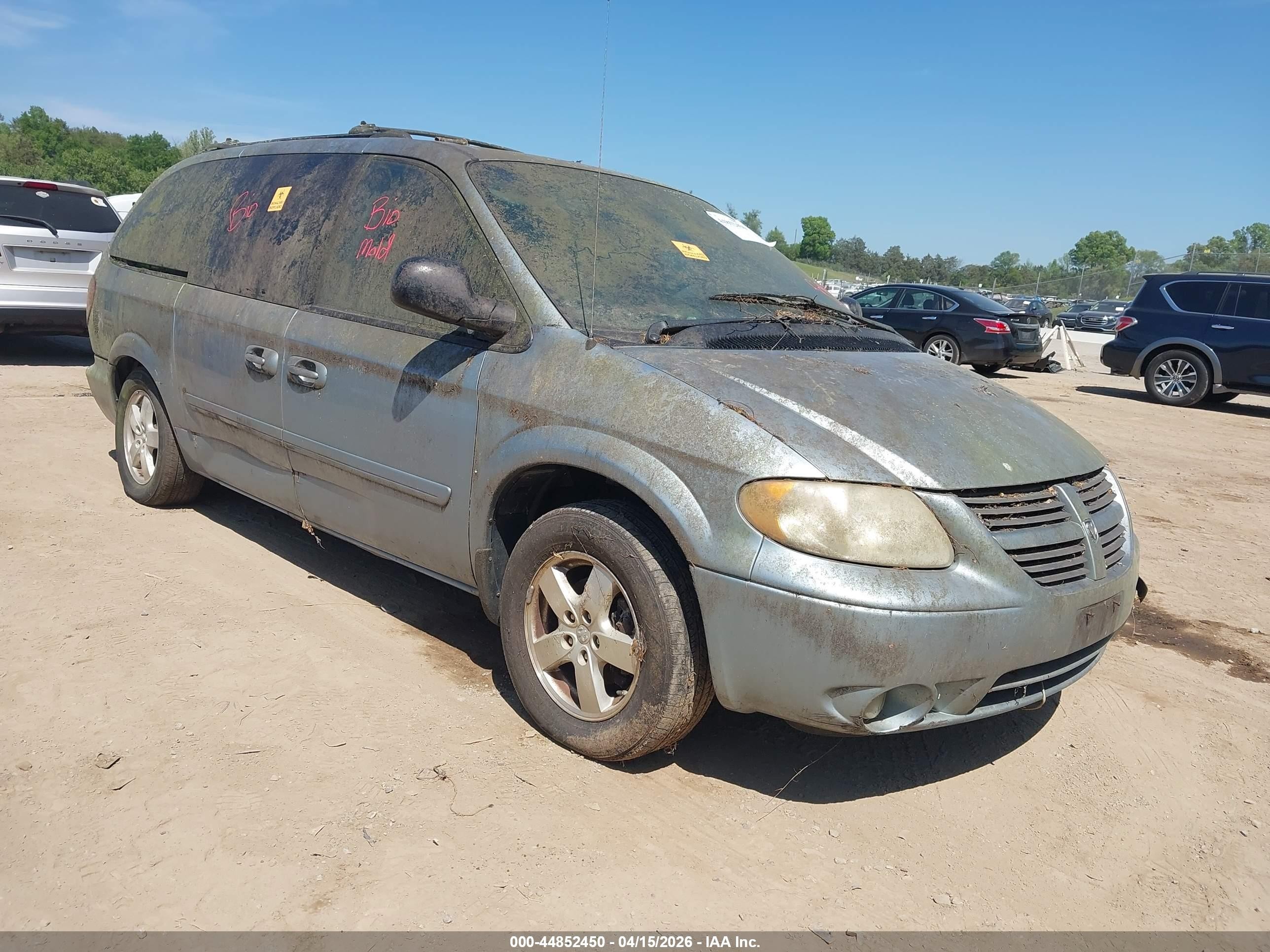 2005 Dodge Grand Caravan Sxt Blue vin: 2D4GP44L25R269851
