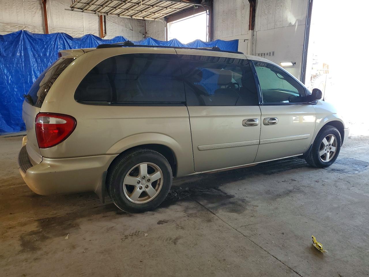 2005 Dodge Grand Caravan Sxt Gold vin: 2D4GP44L25R290859
