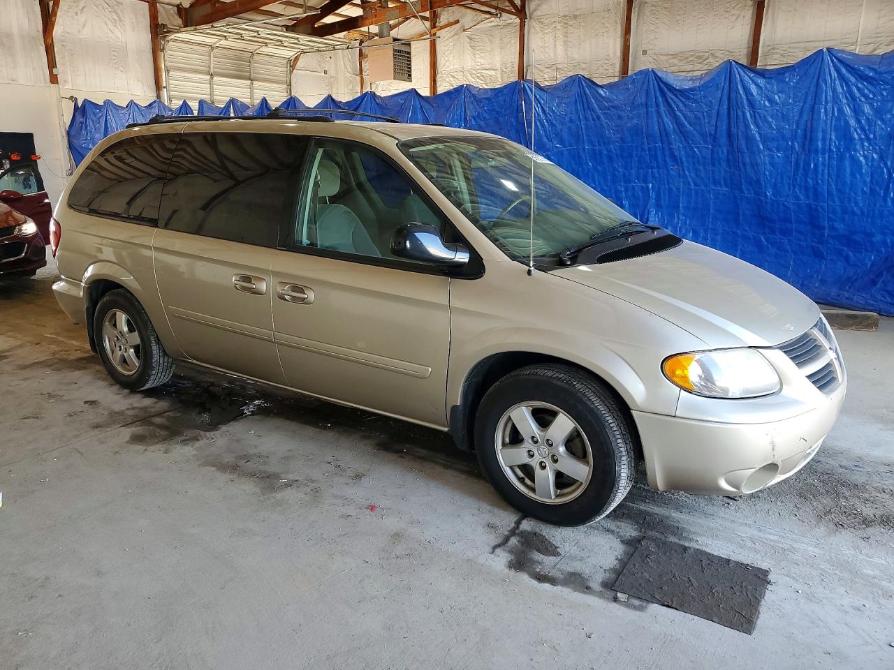 2005 Dodge Grand Caravan Sxt Gold vin: 2D4GP44L25R290859