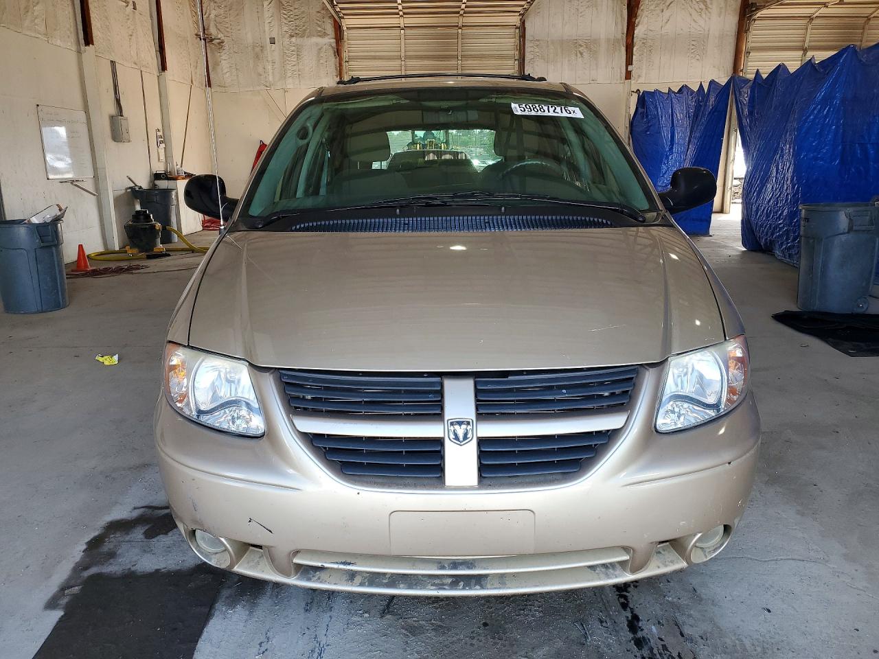 2005 Dodge Grand Caravan Sxt Gold vin: 2D4GP44L25R290859