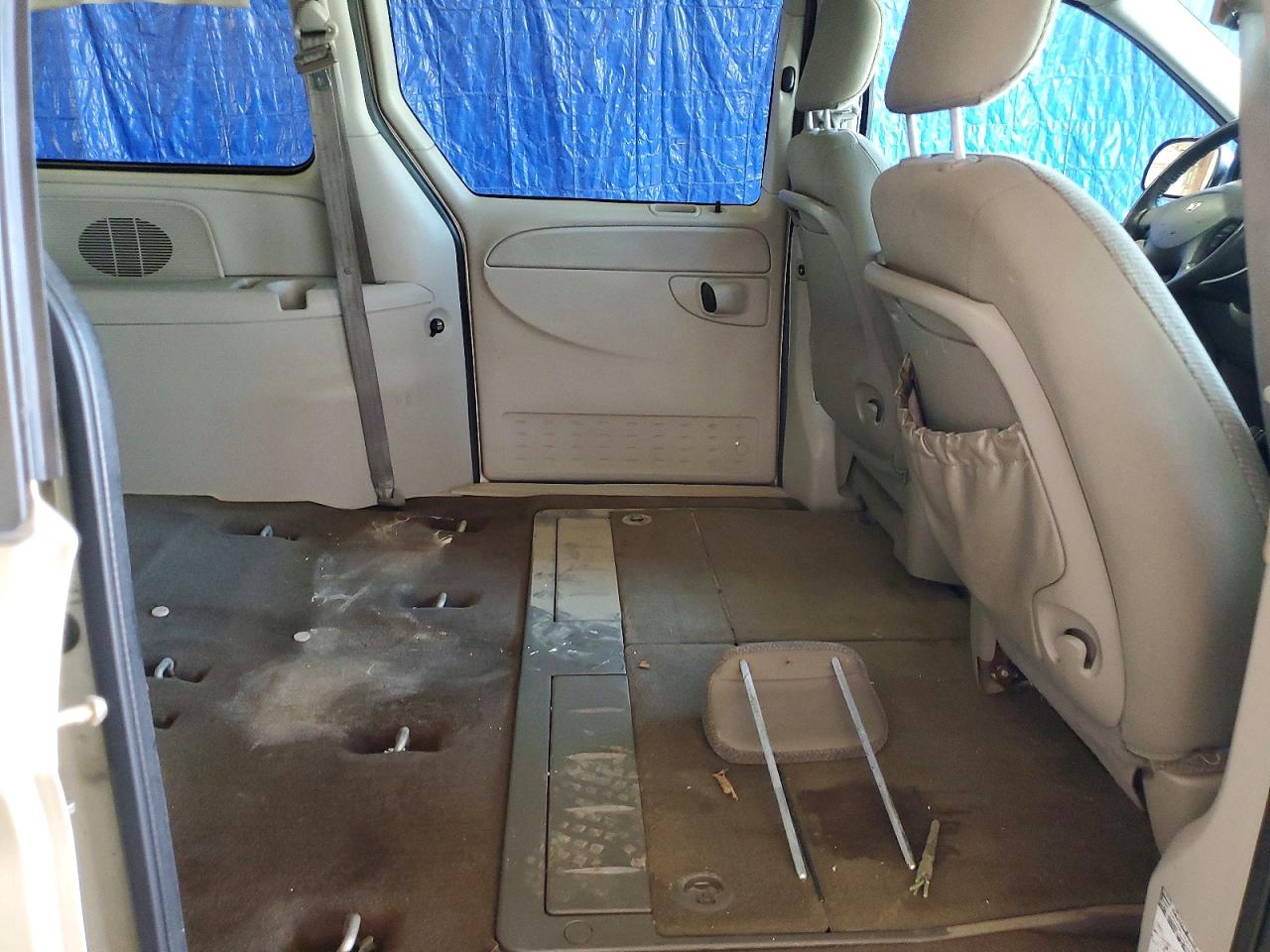 2005 Dodge Grand Caravan Sxt Gold vin: 2D4GP44L25R290859