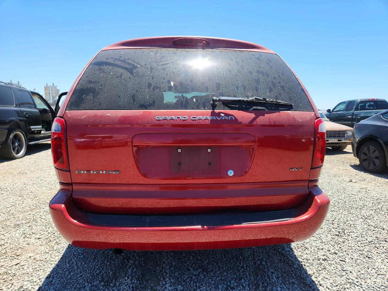2006 Dodge Grand Caravan Sxt Red vin: 2D4GP44L26R822693