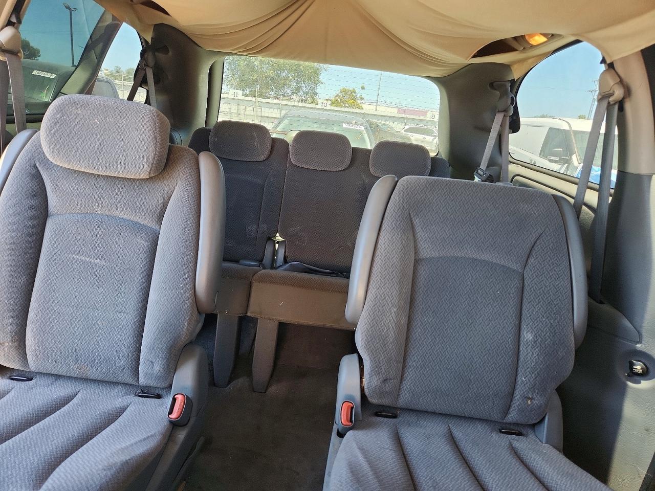 2006 Dodge Grand Caravan Sxt Red vin: 2D4GP44L26R822693