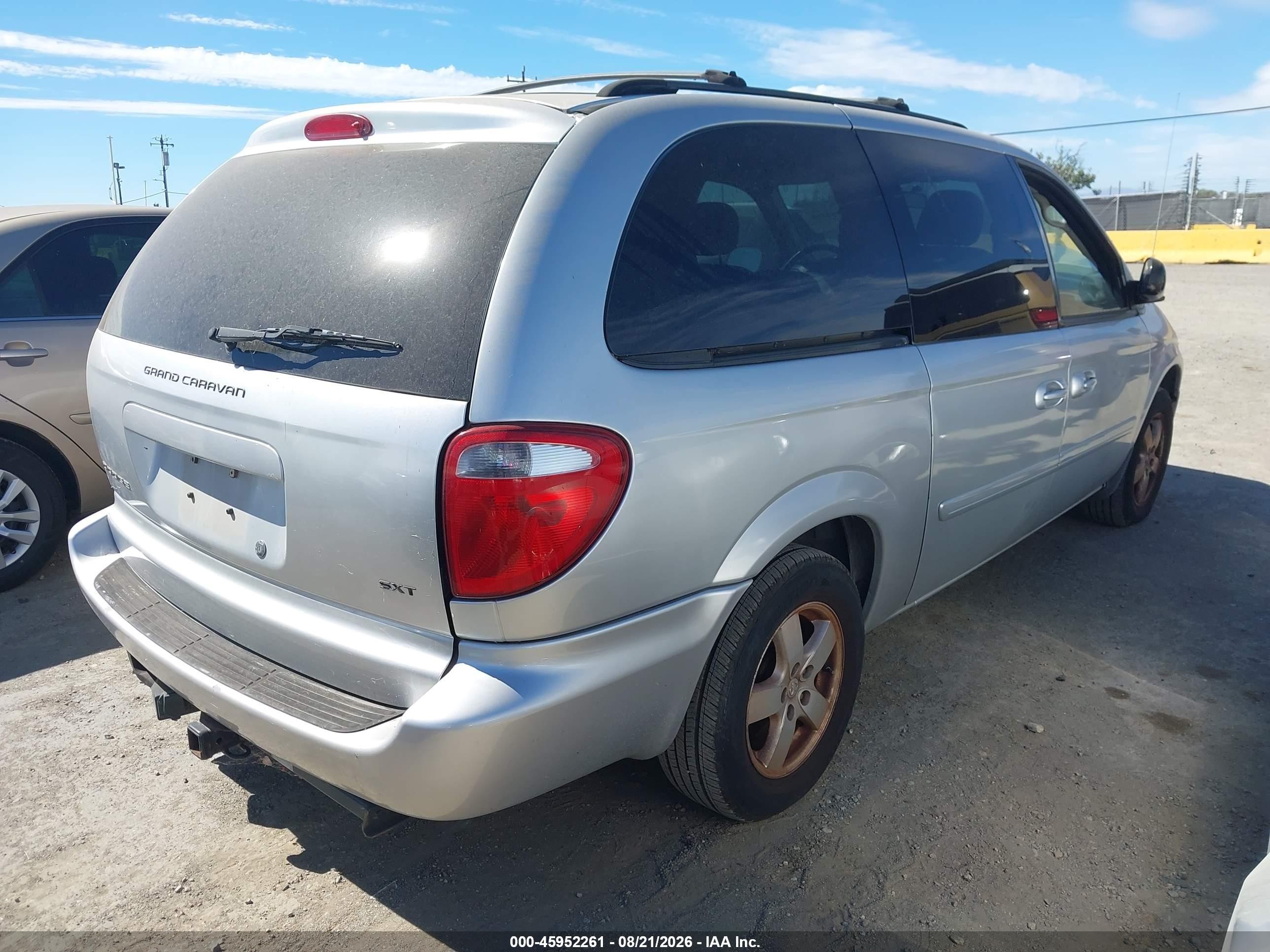 2007 Dodge Grand Caravan Sxt Silver vin: 2D4GP44L27R257587