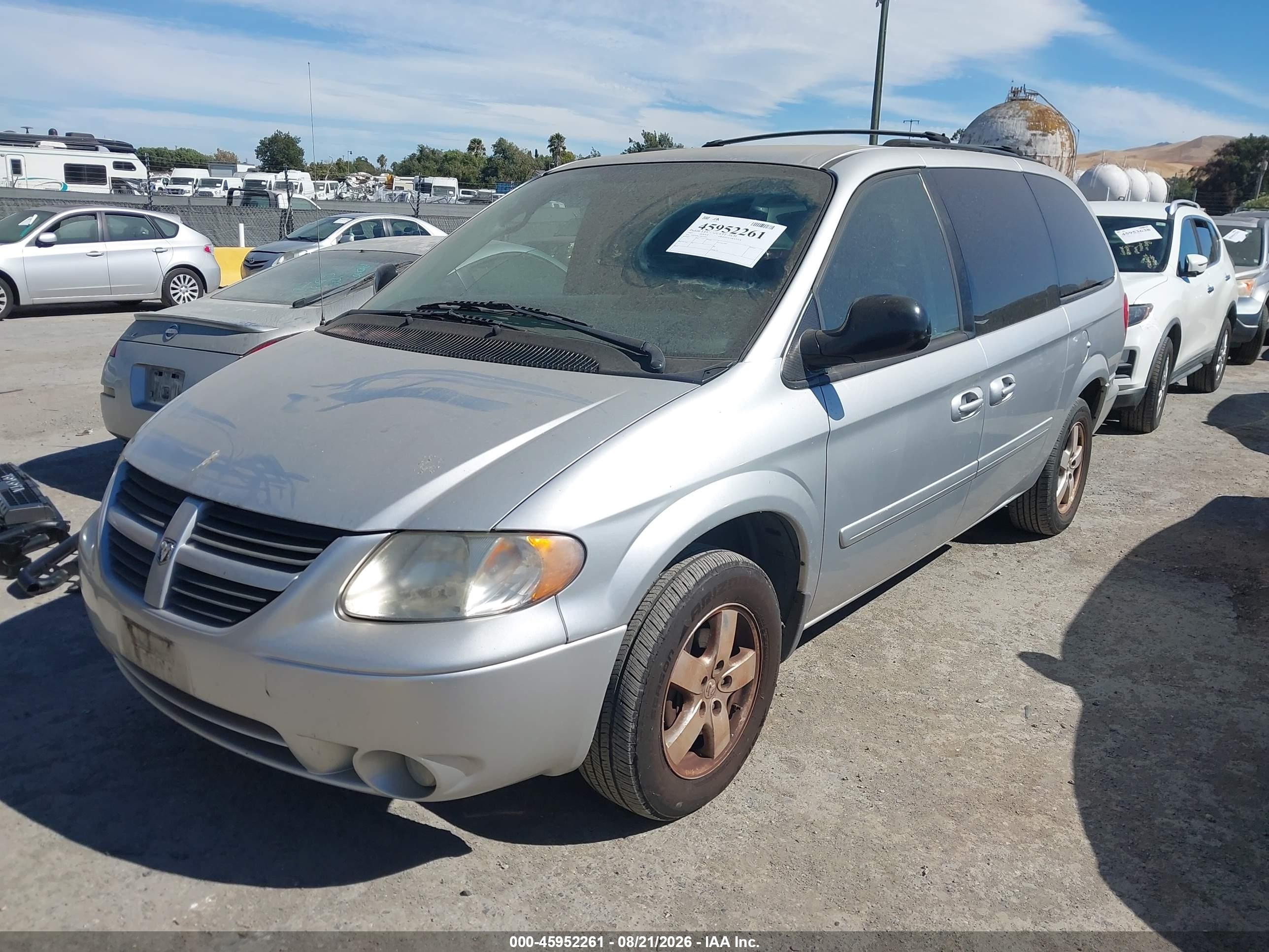 2007 Dodge Grand Caravan Sxt Silver vin: 2D4GP44L27R257587