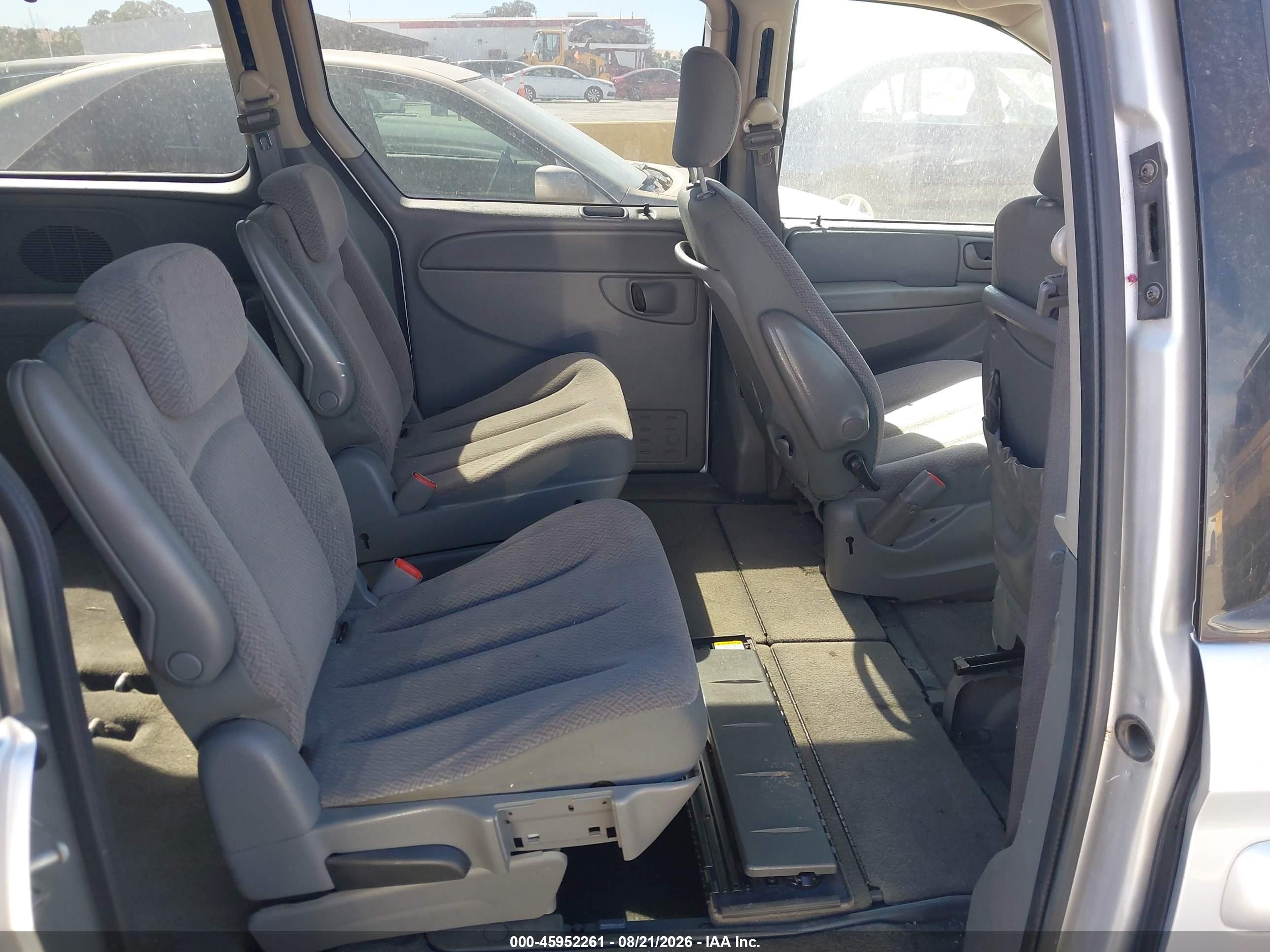 2007 Dodge Grand Caravan Sxt Silver vin: 2D4GP44L27R257587