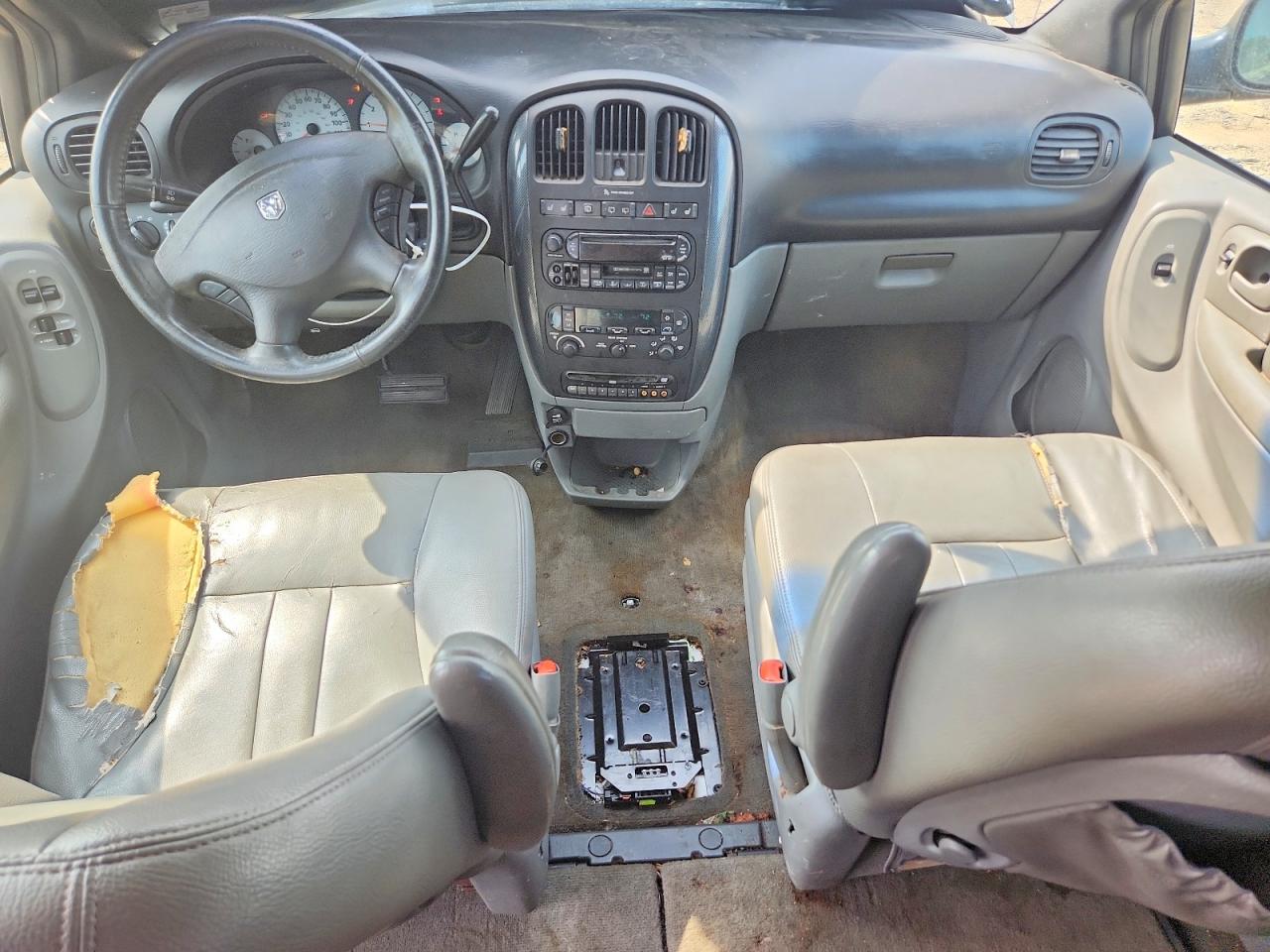 2005 Dodge Grand Caravan Sxt Silver vin: 2D4GP44L35R142381