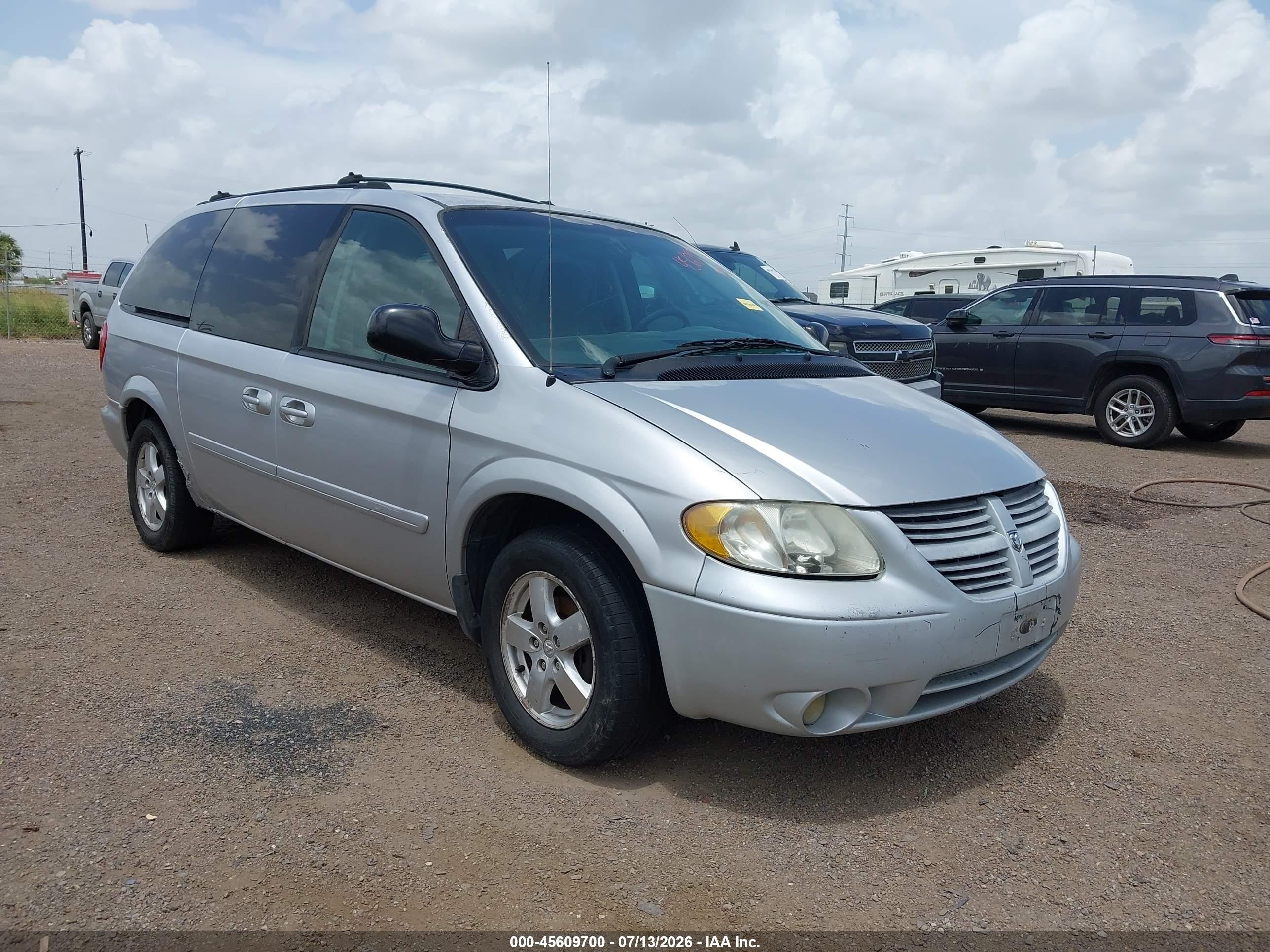 2005 Dodge Grand Caravan Sxt Silver vin: 2D4GP44L35R349448