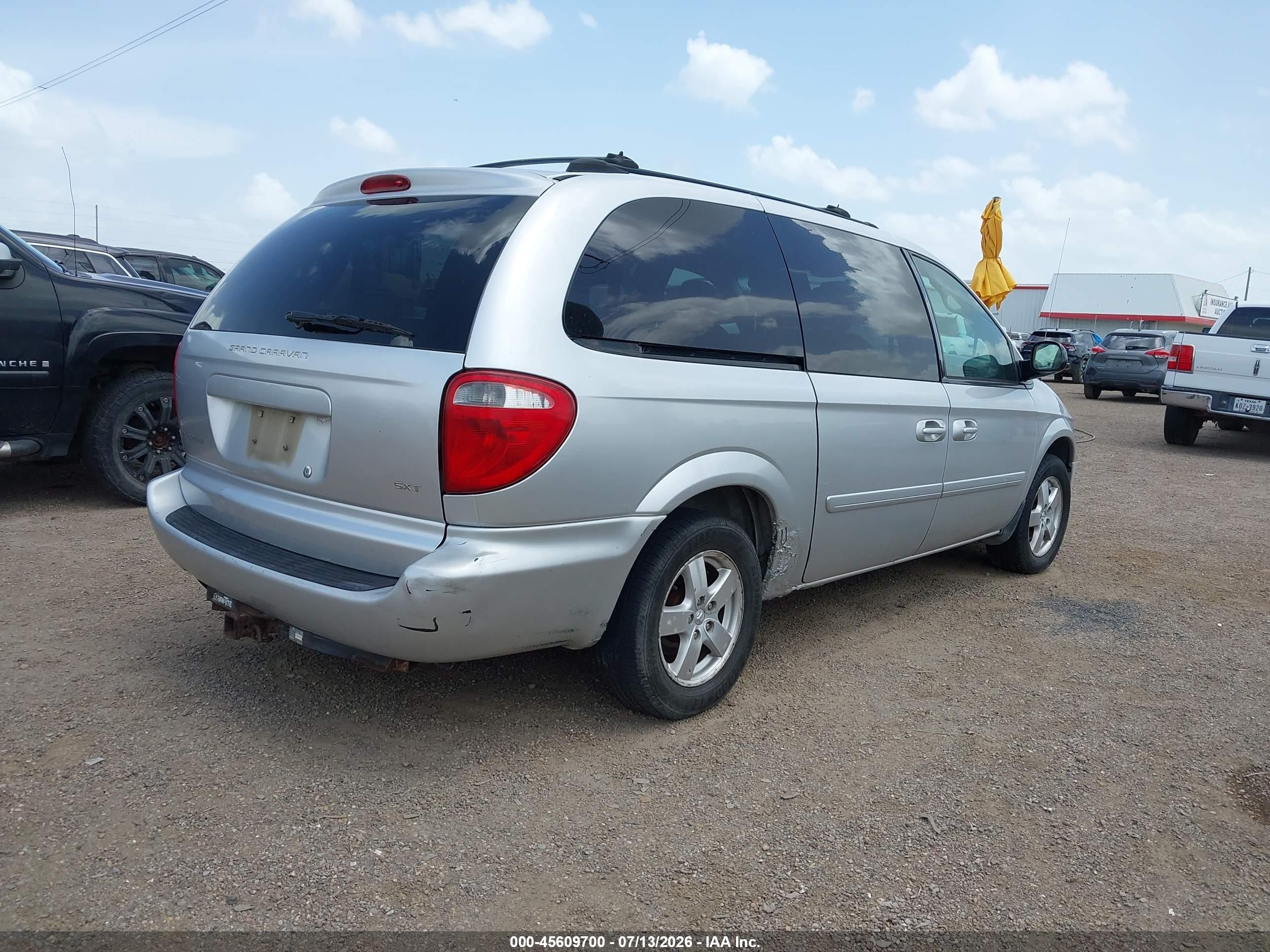 2005 Dodge Grand Caravan Sxt Серебряный vin: 2D4GP44L35R349448
