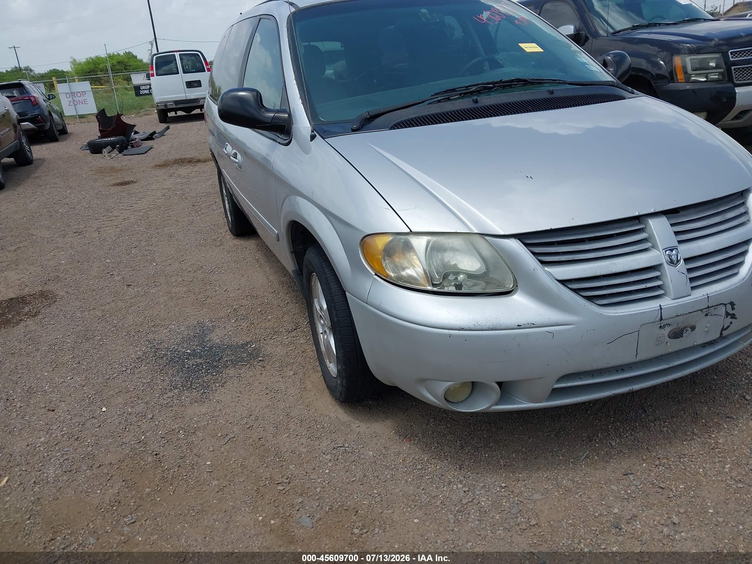 2005 Dodge Grand Caravan Sxt Серебряный vin: 2D4GP44L35R349448