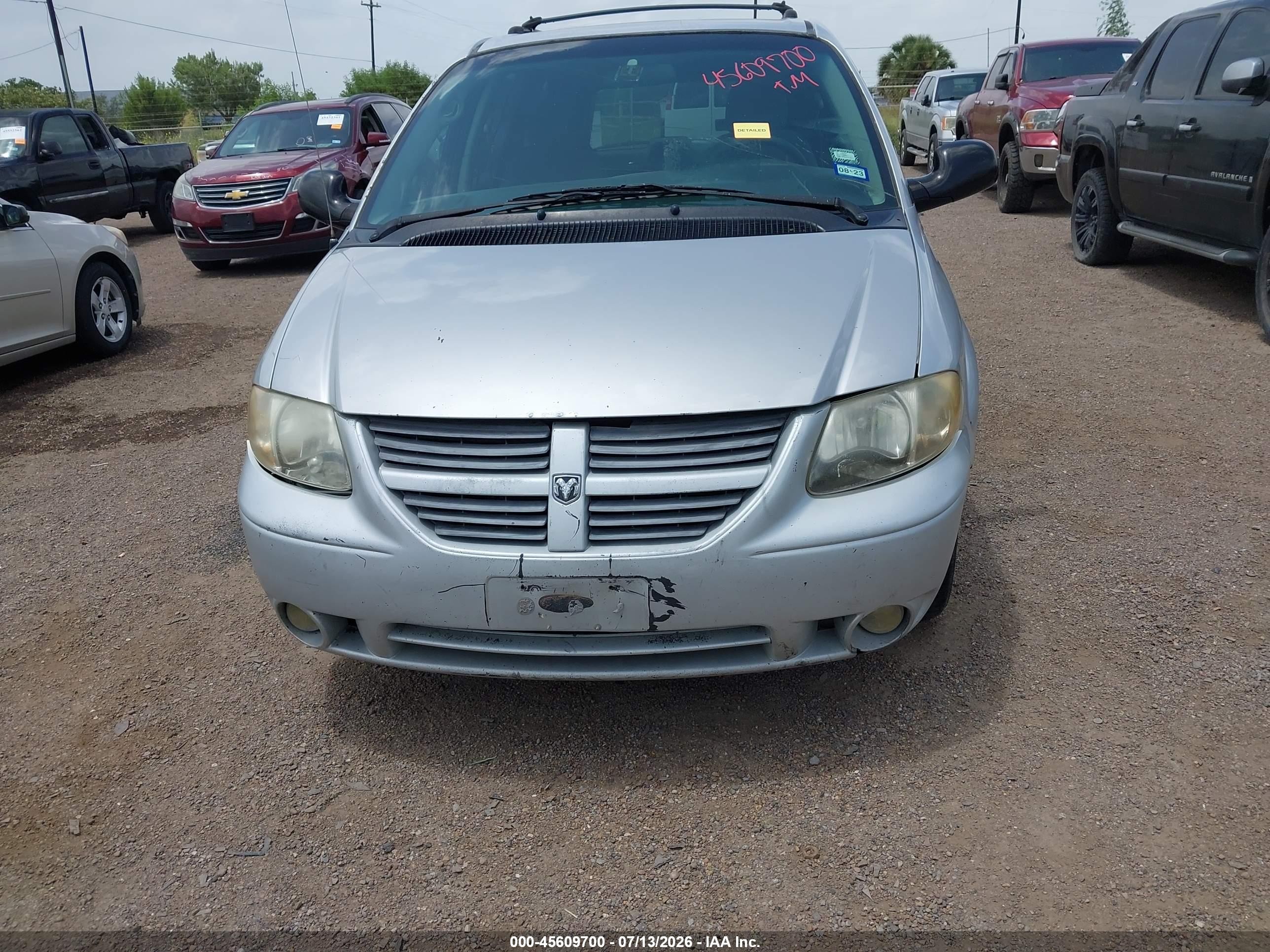 2005 Dodge Grand Caravan Sxt Серебряный vin: 2D4GP44L35R349448